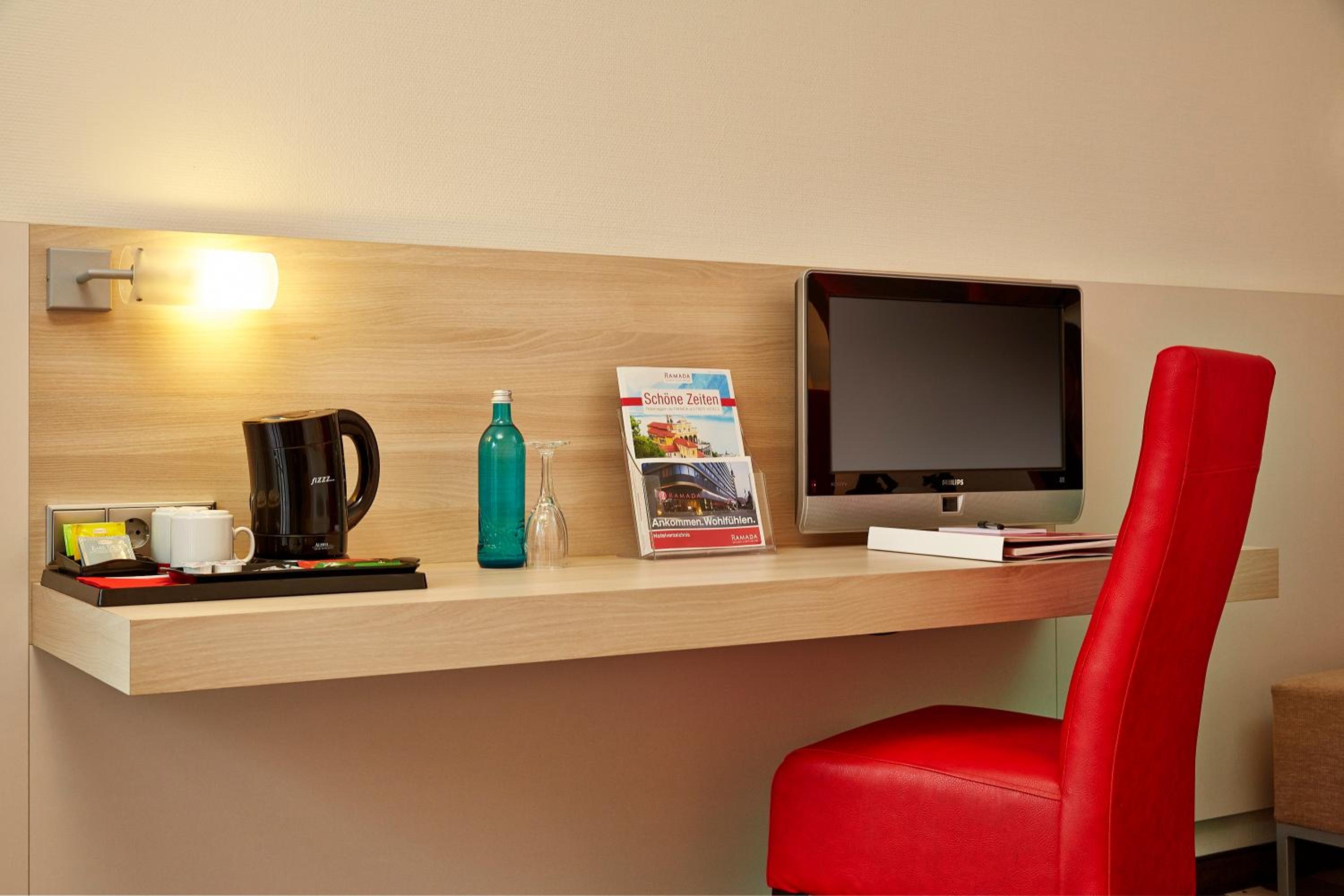 Superior Double Room thumbnail 5