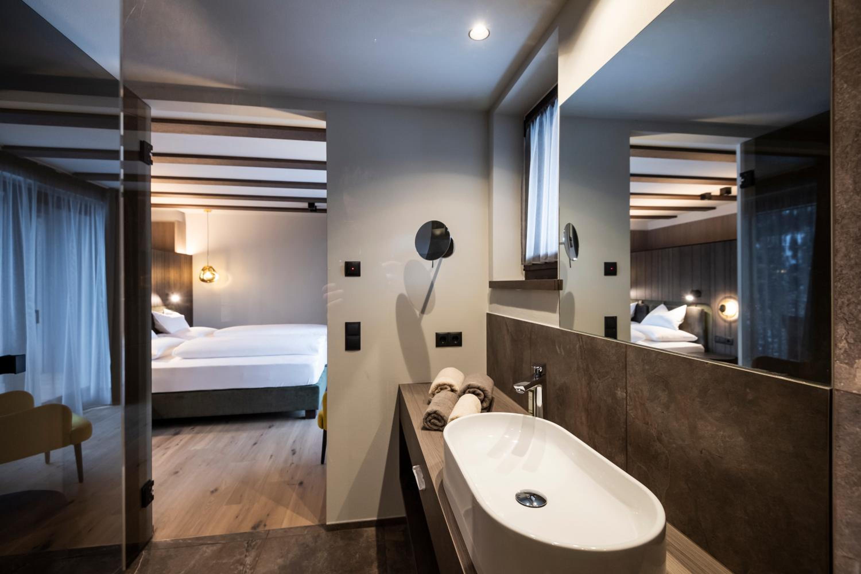 Deluxe Double Room photo 3