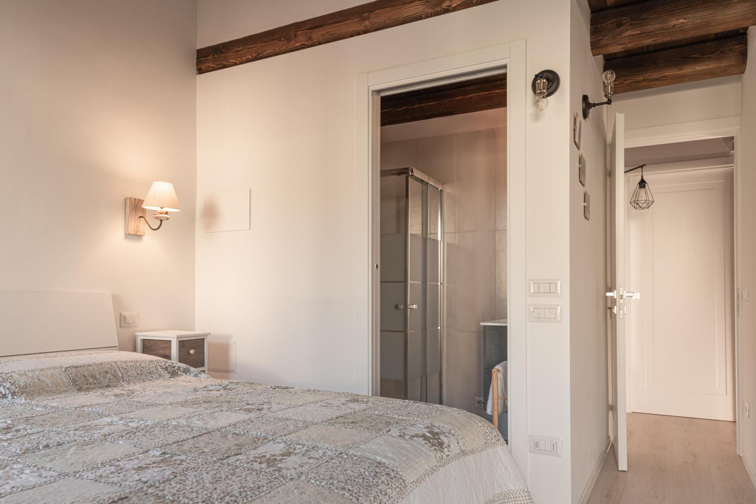 Double Room with Terrace - Photo 3