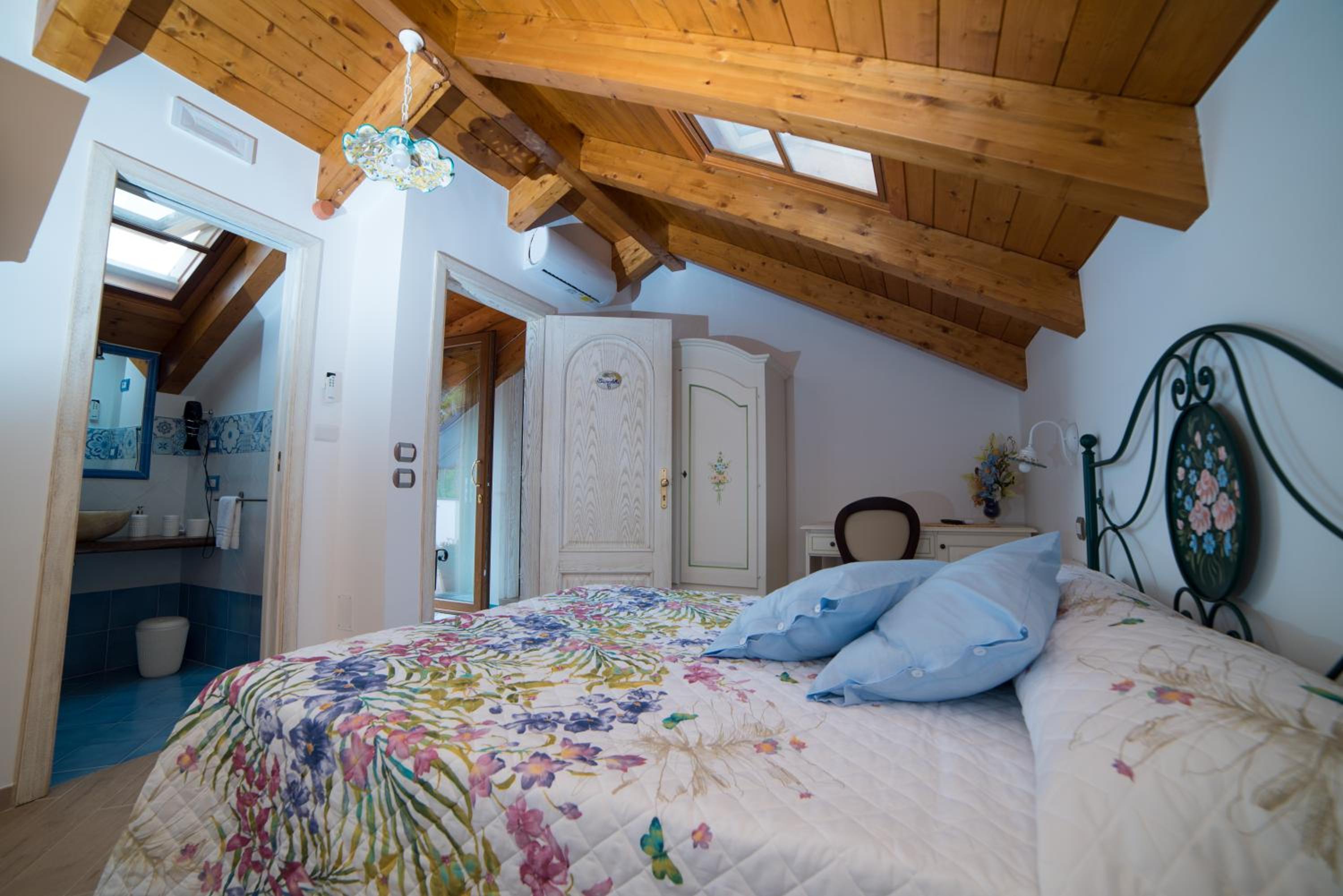 Deluxe Triple Room - Photo 7