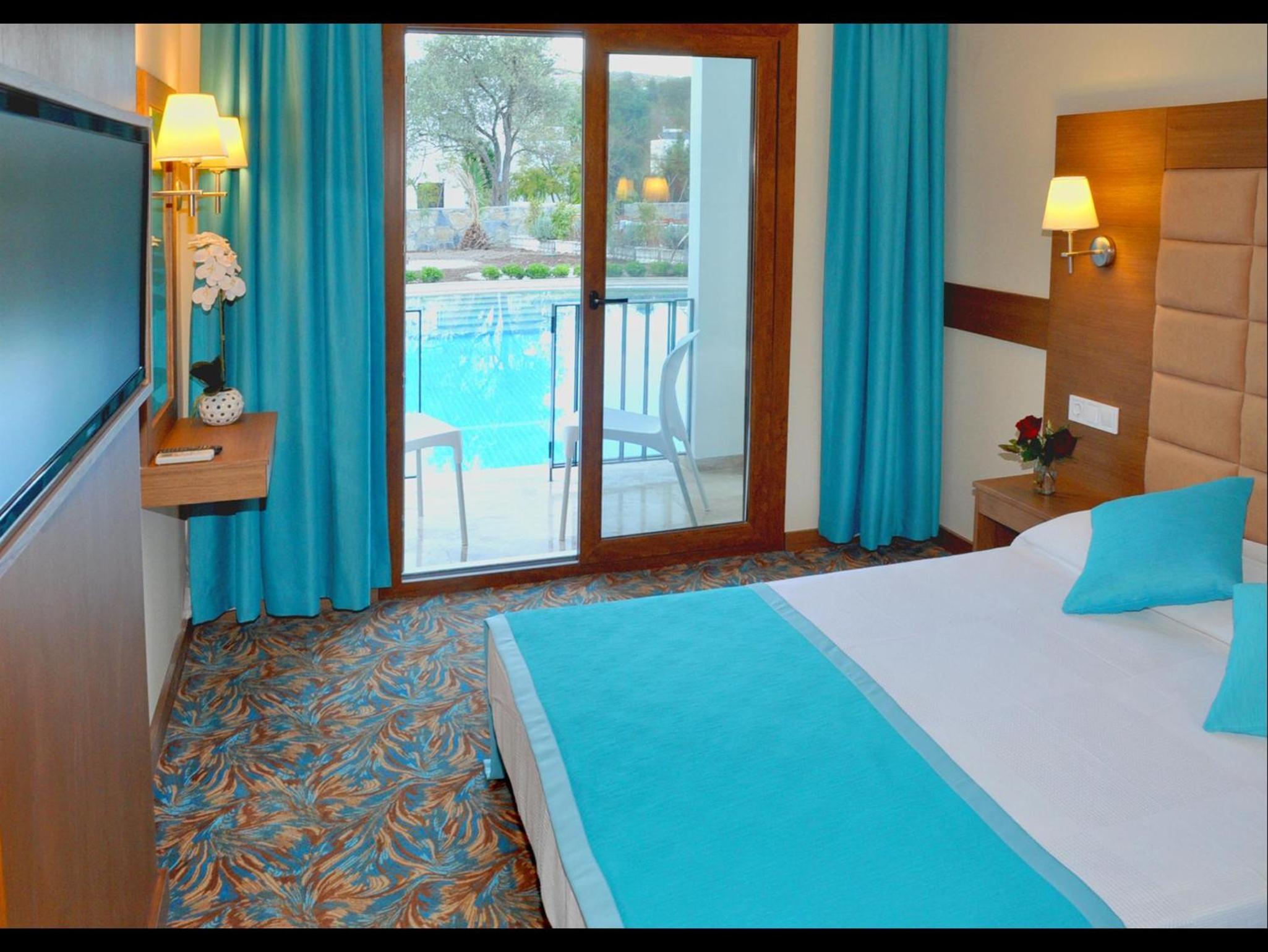 Quarto Duplo ou Twin Deluxe com Acesso à Piscina