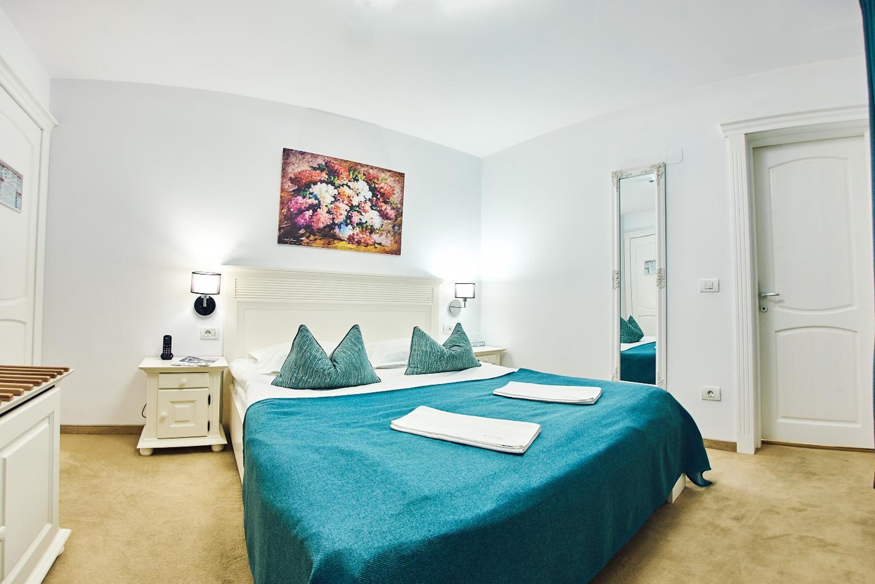Economy Double Room photo 3