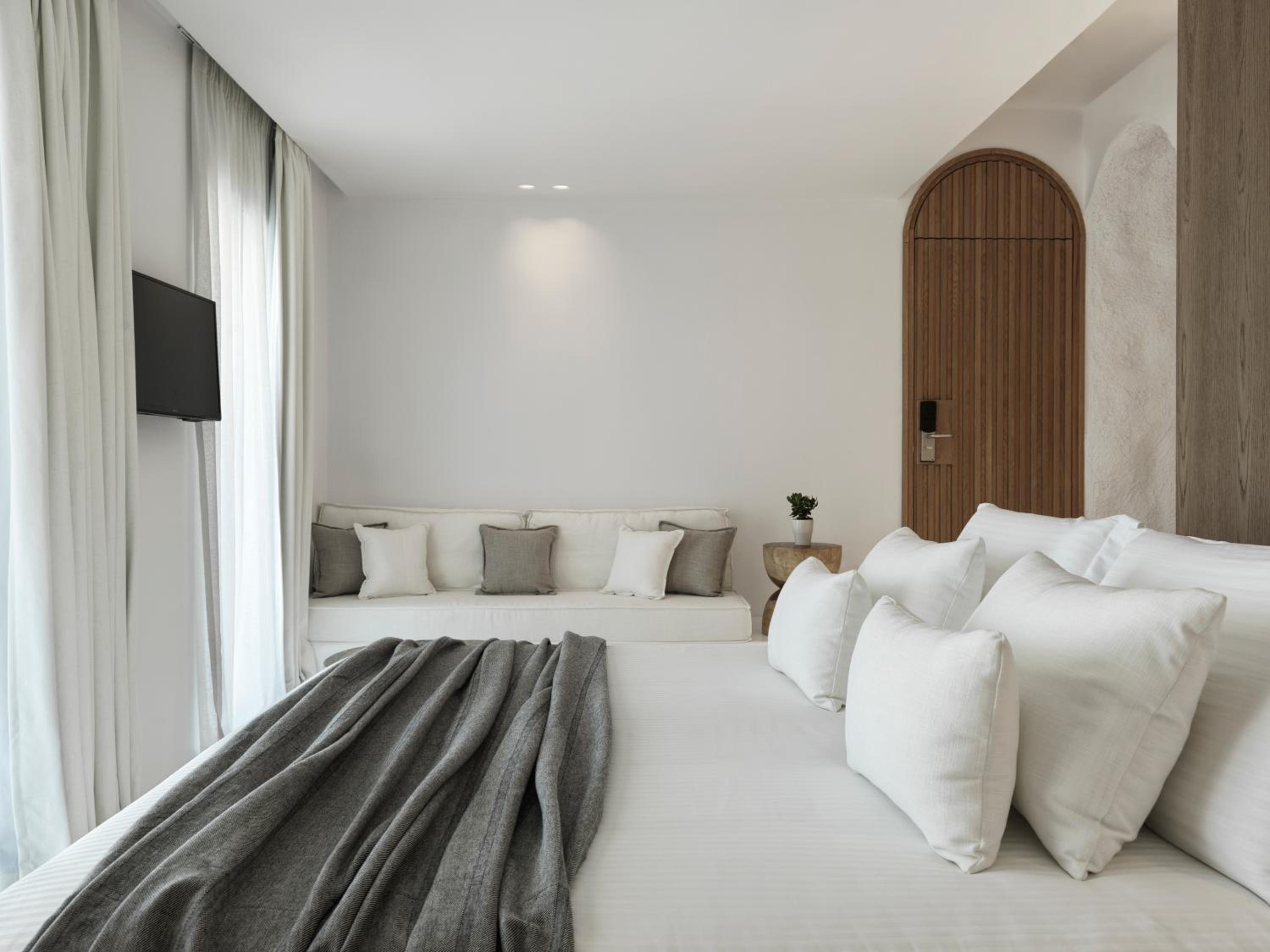 Signature Suite Private Heated Pool with Sea View - Photo 16