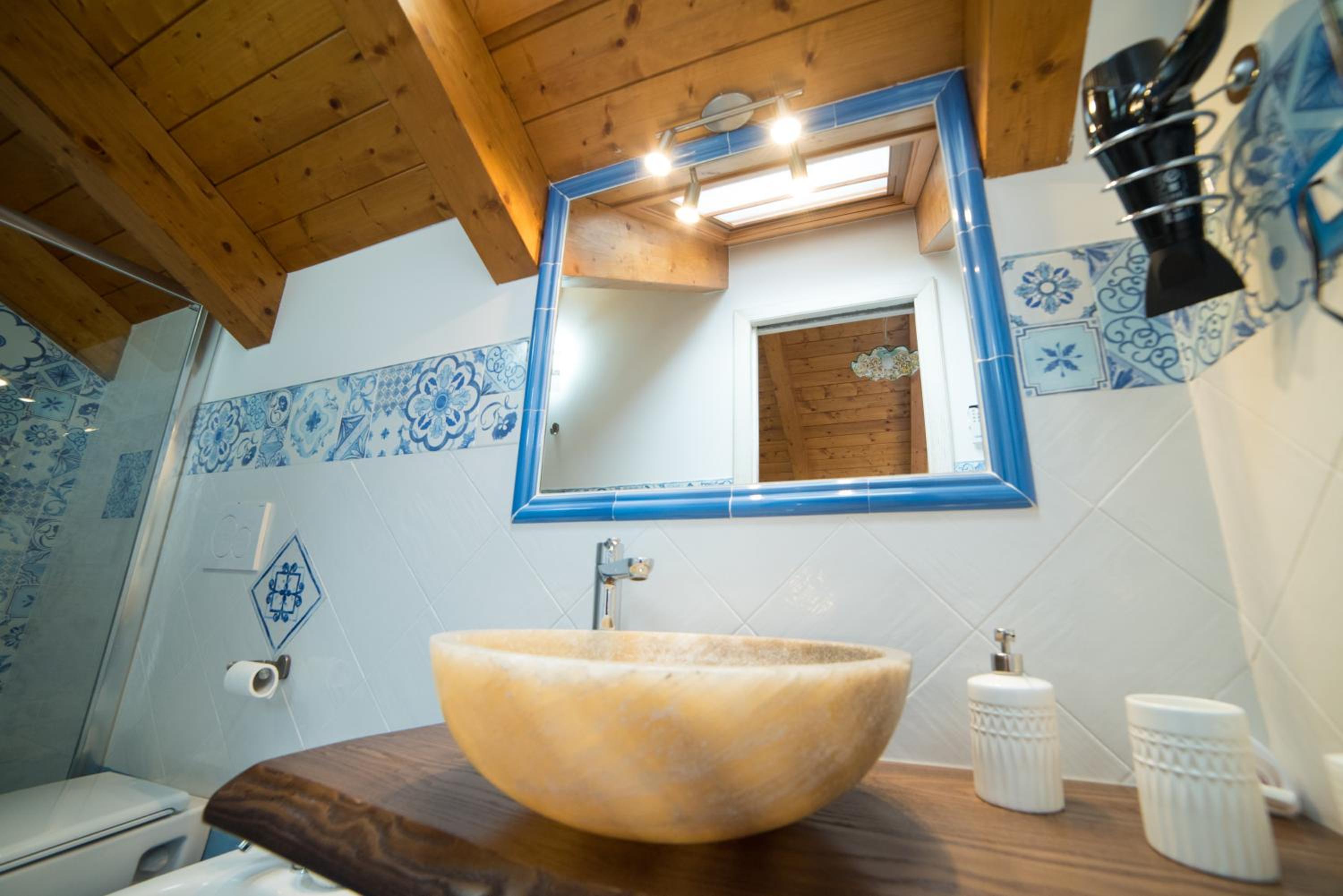 Deluxe Triple Room - Photo 14
