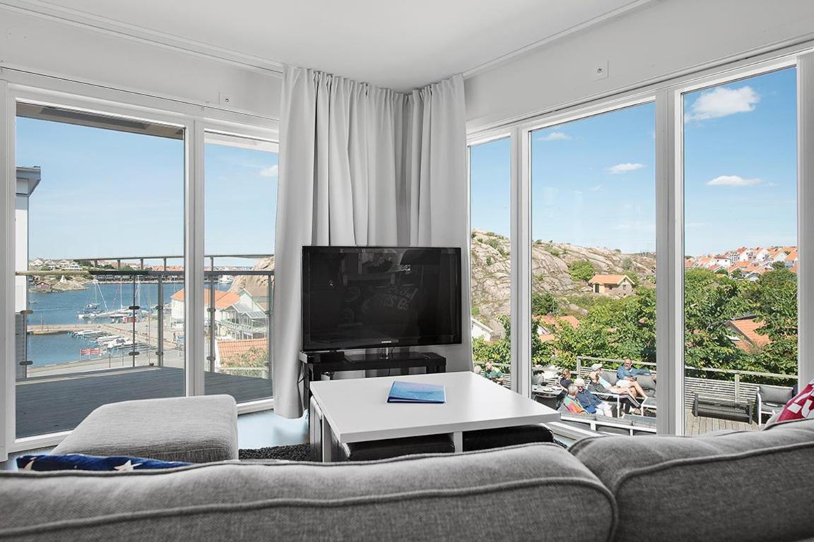 Studio with Balcony photo 2