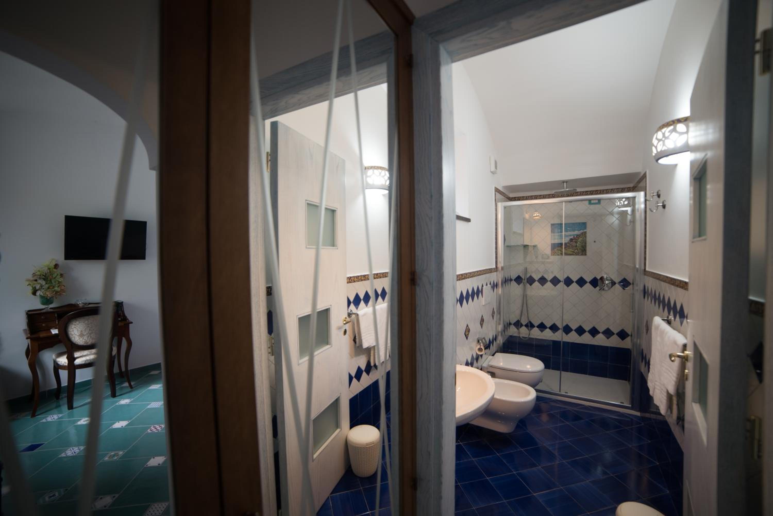 Double Room with Mountain View - Photo 7