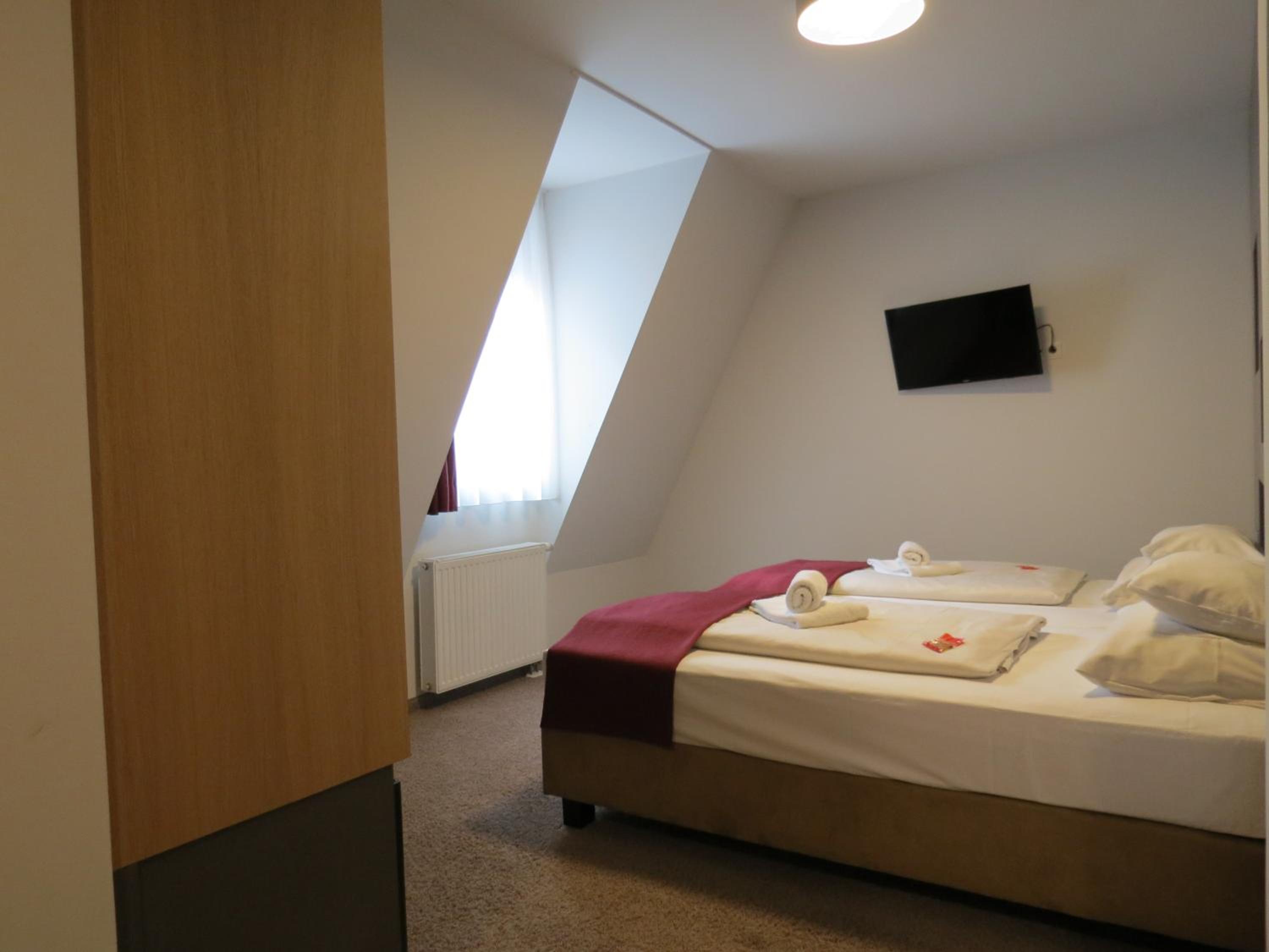 Double Room - Photo 30