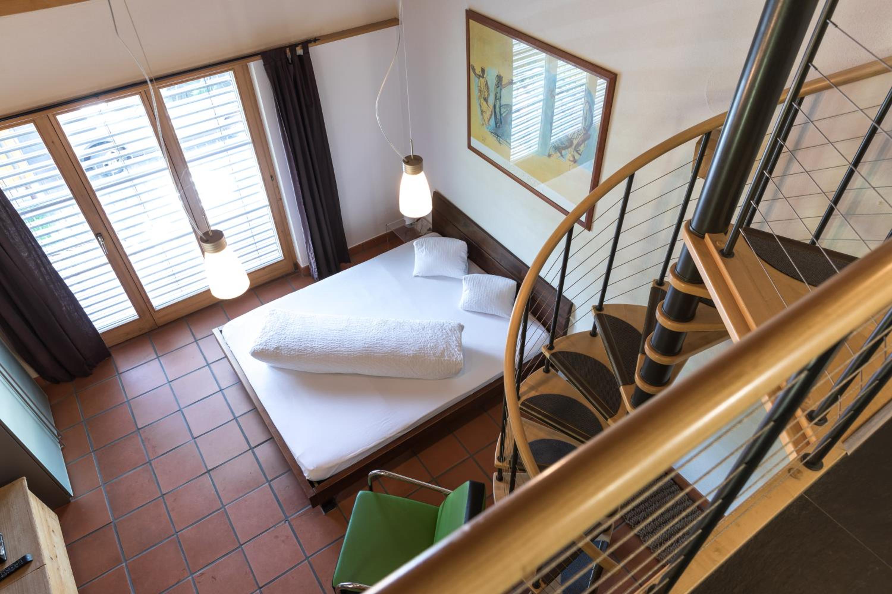 Apartment with Open Bathroom and Mountain View