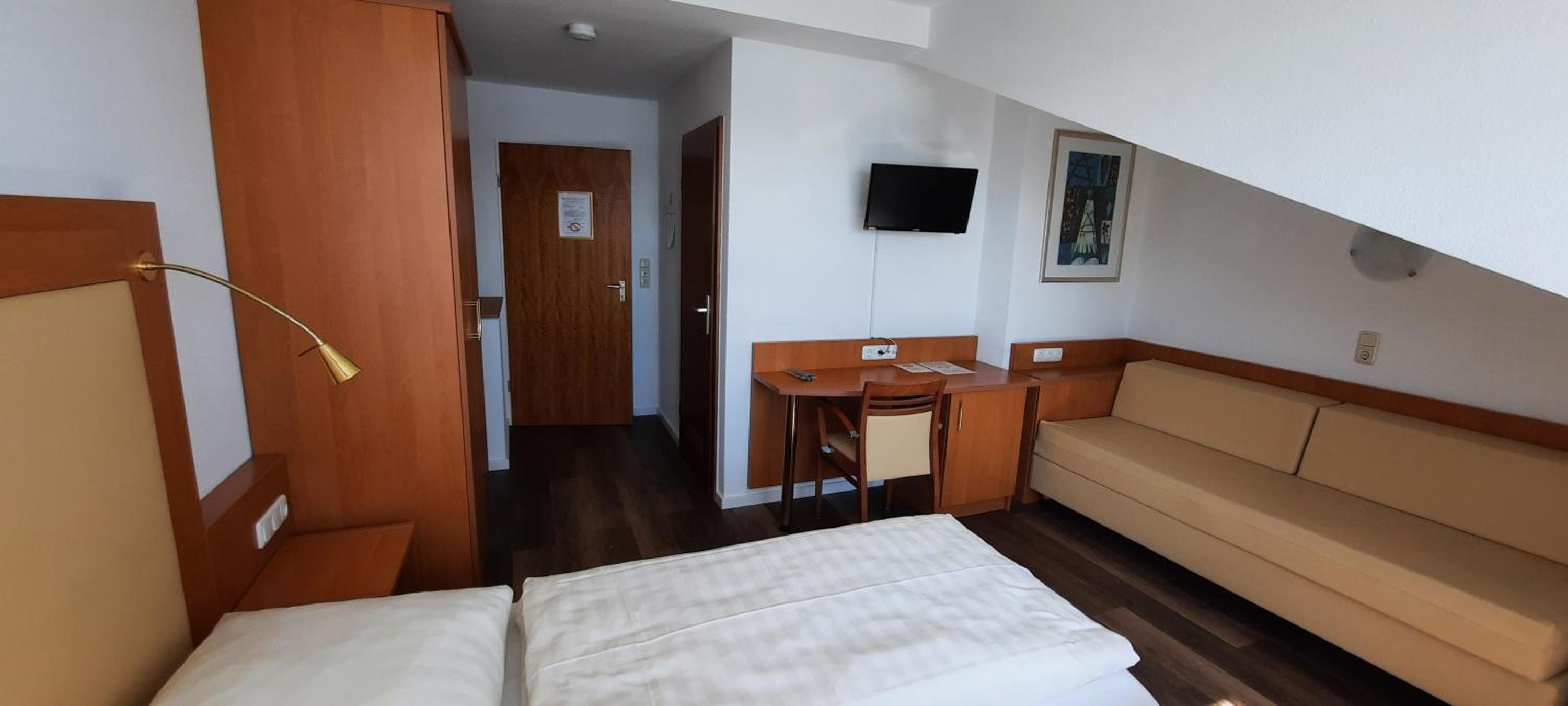 Double Room - Photo 15