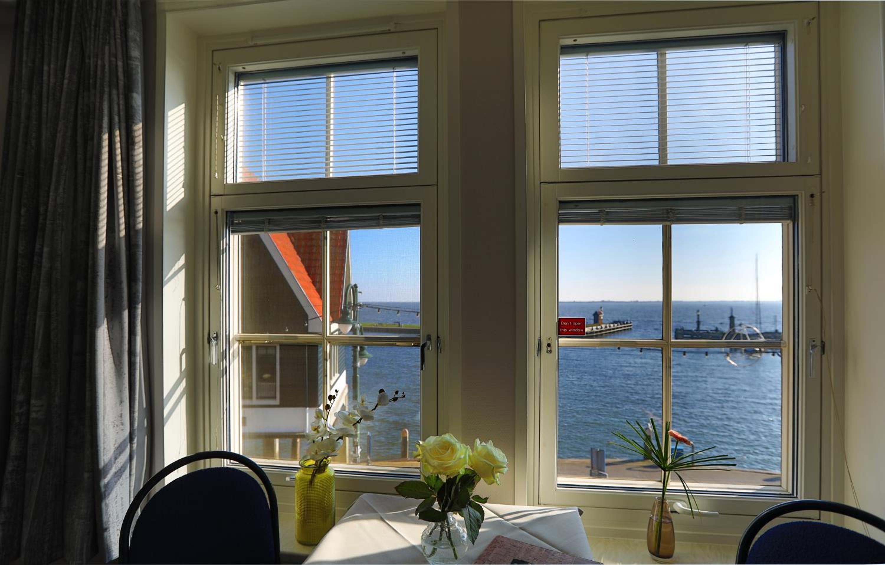 Double Room with Sea View - Photo 2
