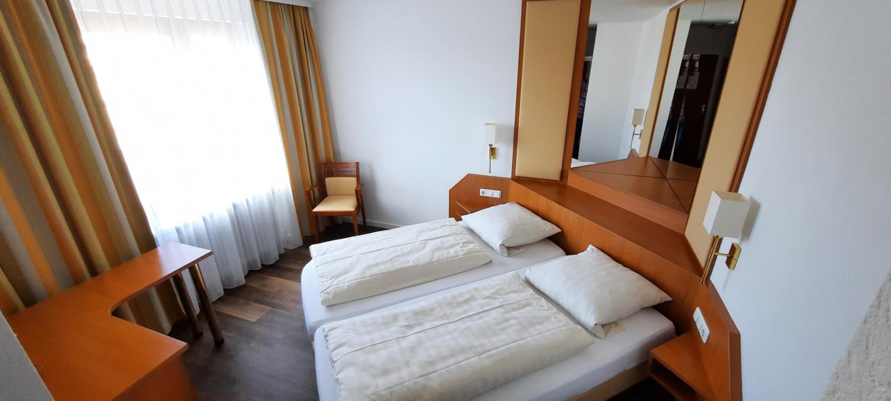 Double Room - Photo 16