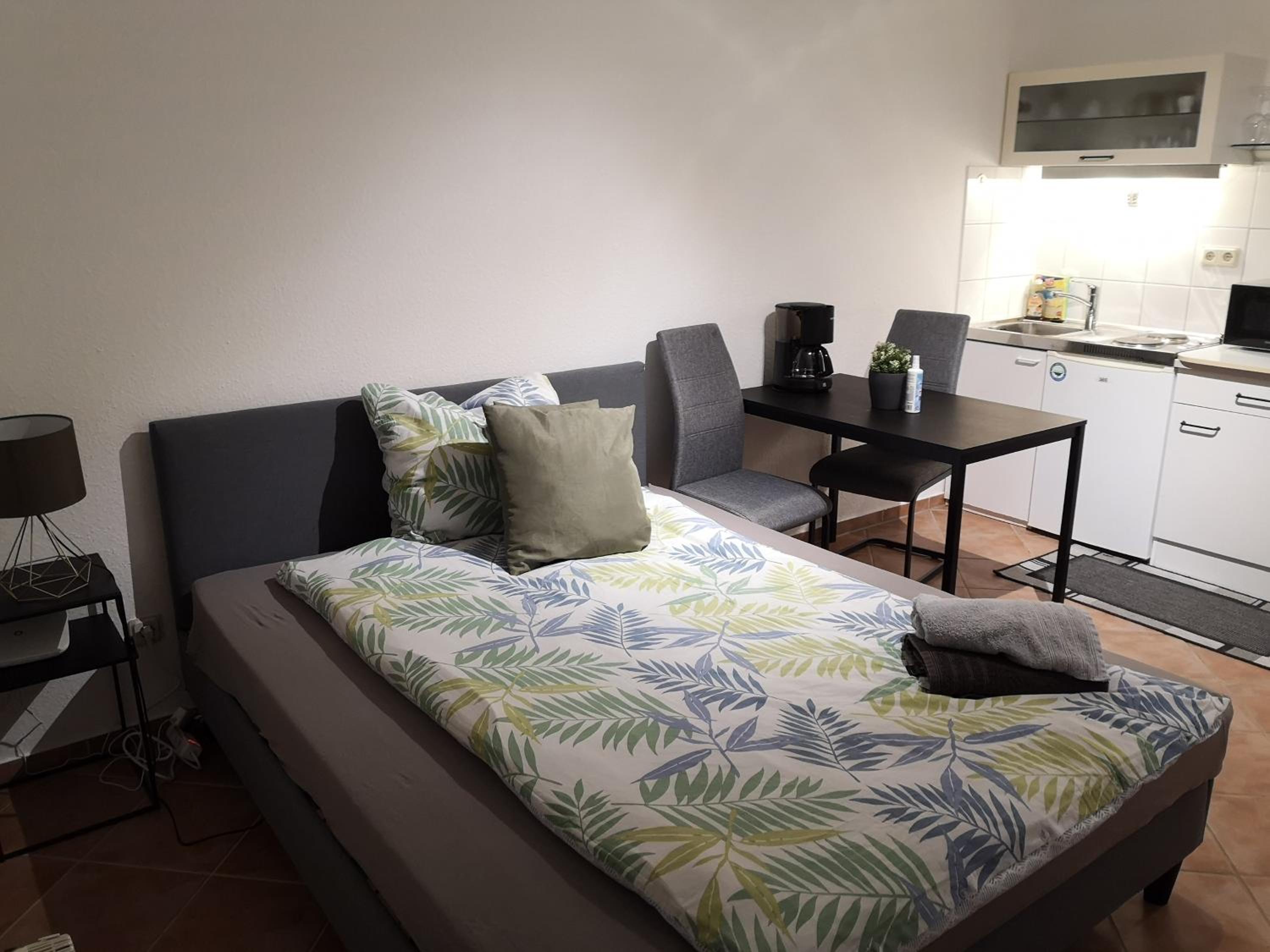 One-Bedroom Apartment photo 1