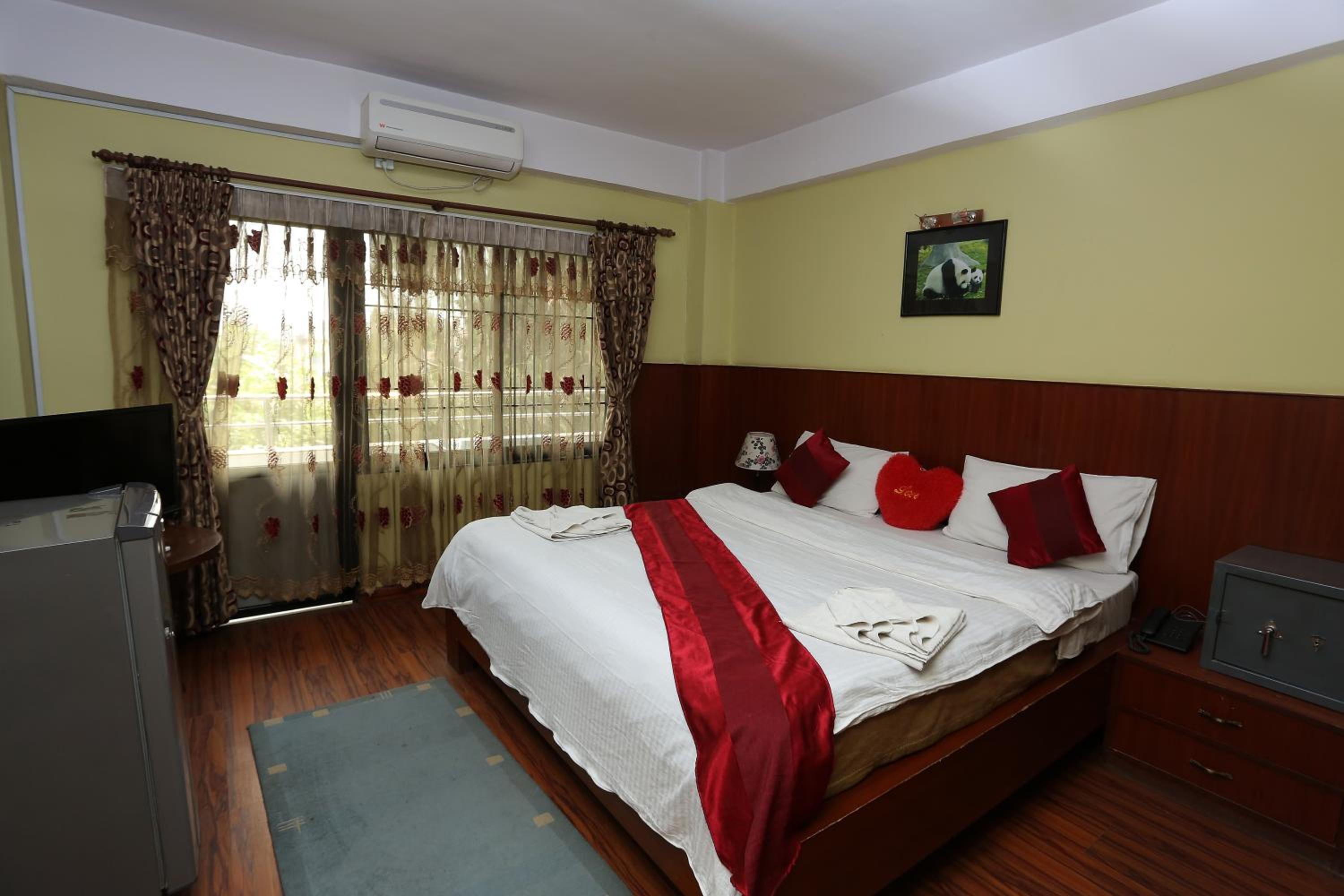 Deluxe Double or Twin Room