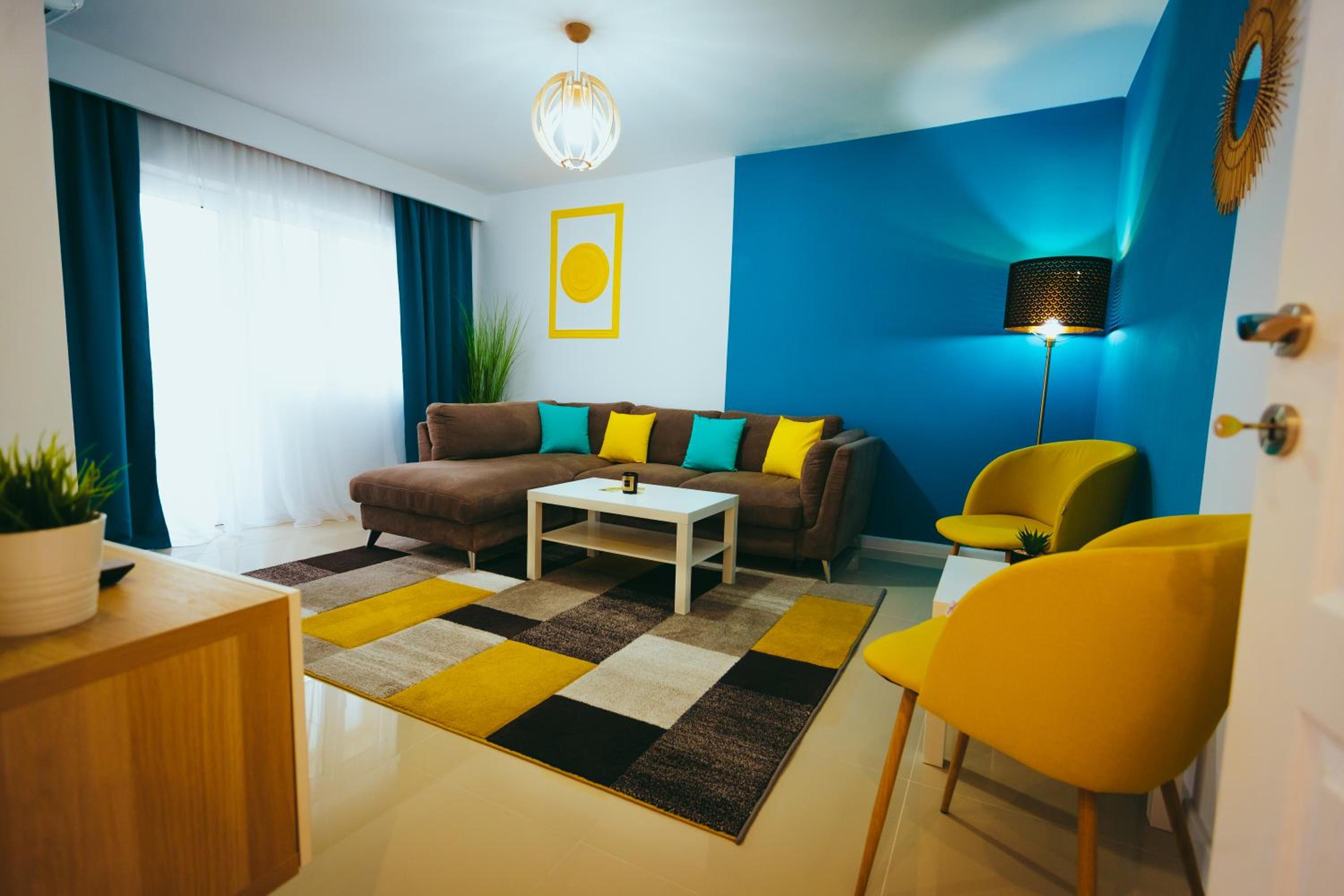 One-Bedroom Apartment photo 1