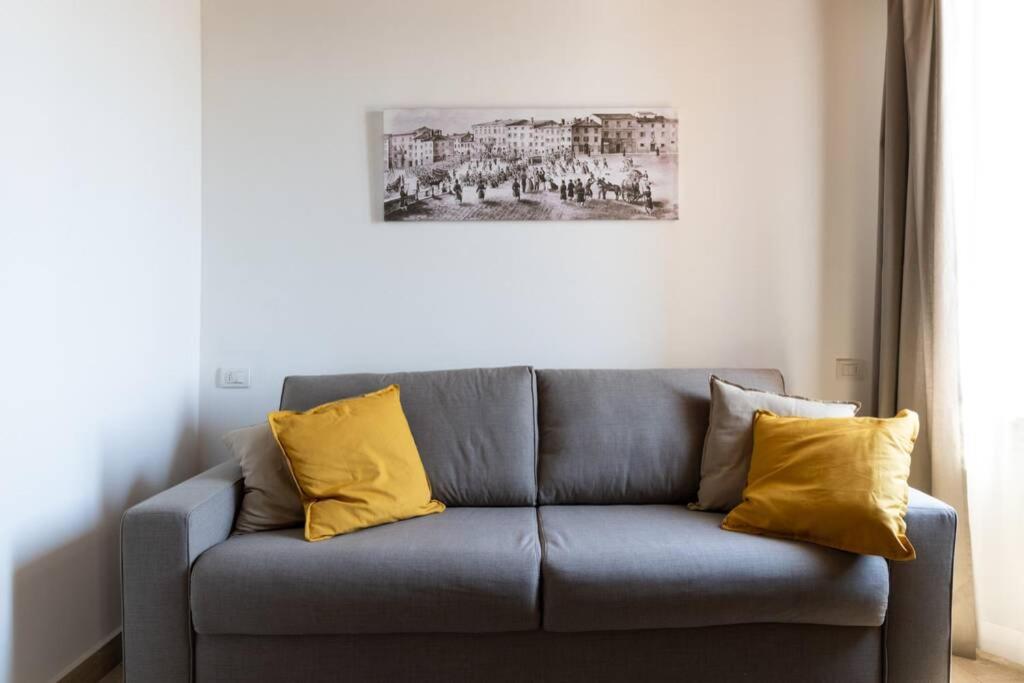 One-Bedroom Apartment - Photo 2
