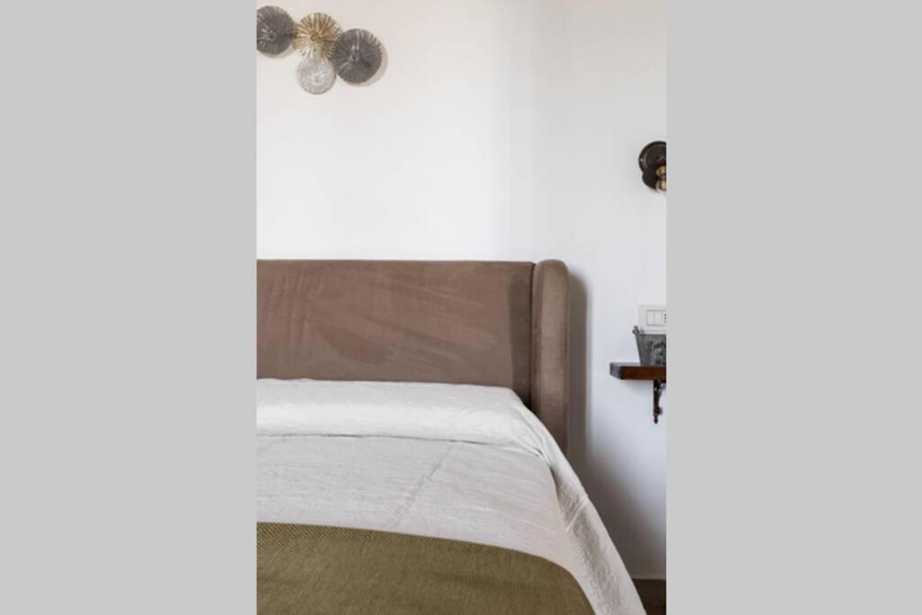 One-Bedroom Apartment - Photo 8