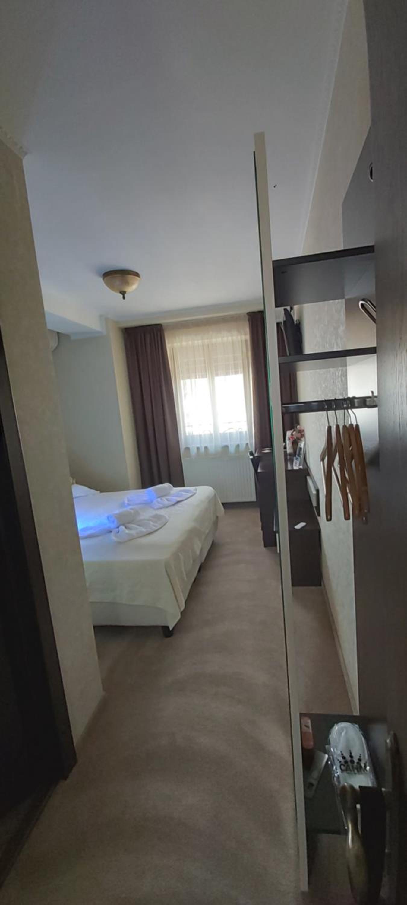 Standard Double Room - Photo 6