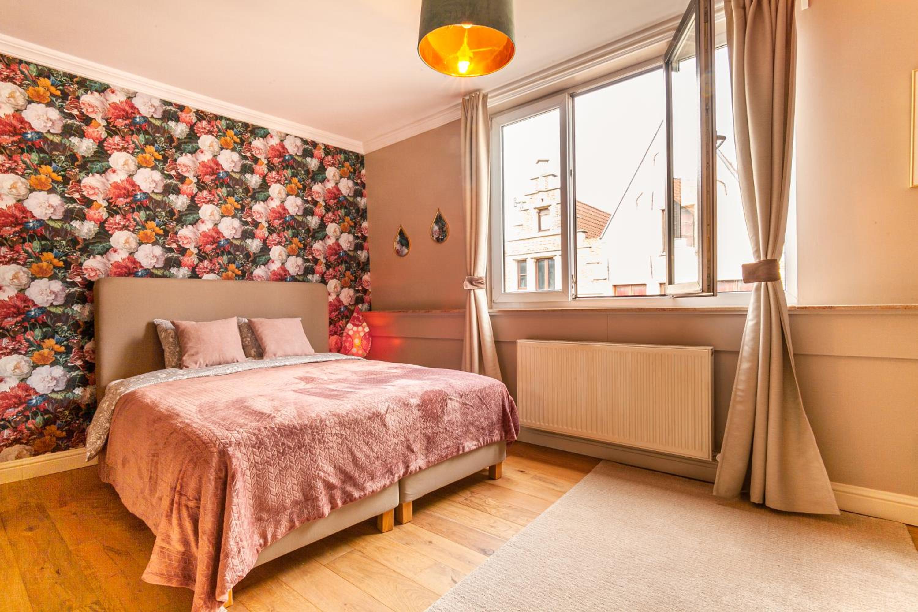 One-Bedroom Apartment - Photo 36