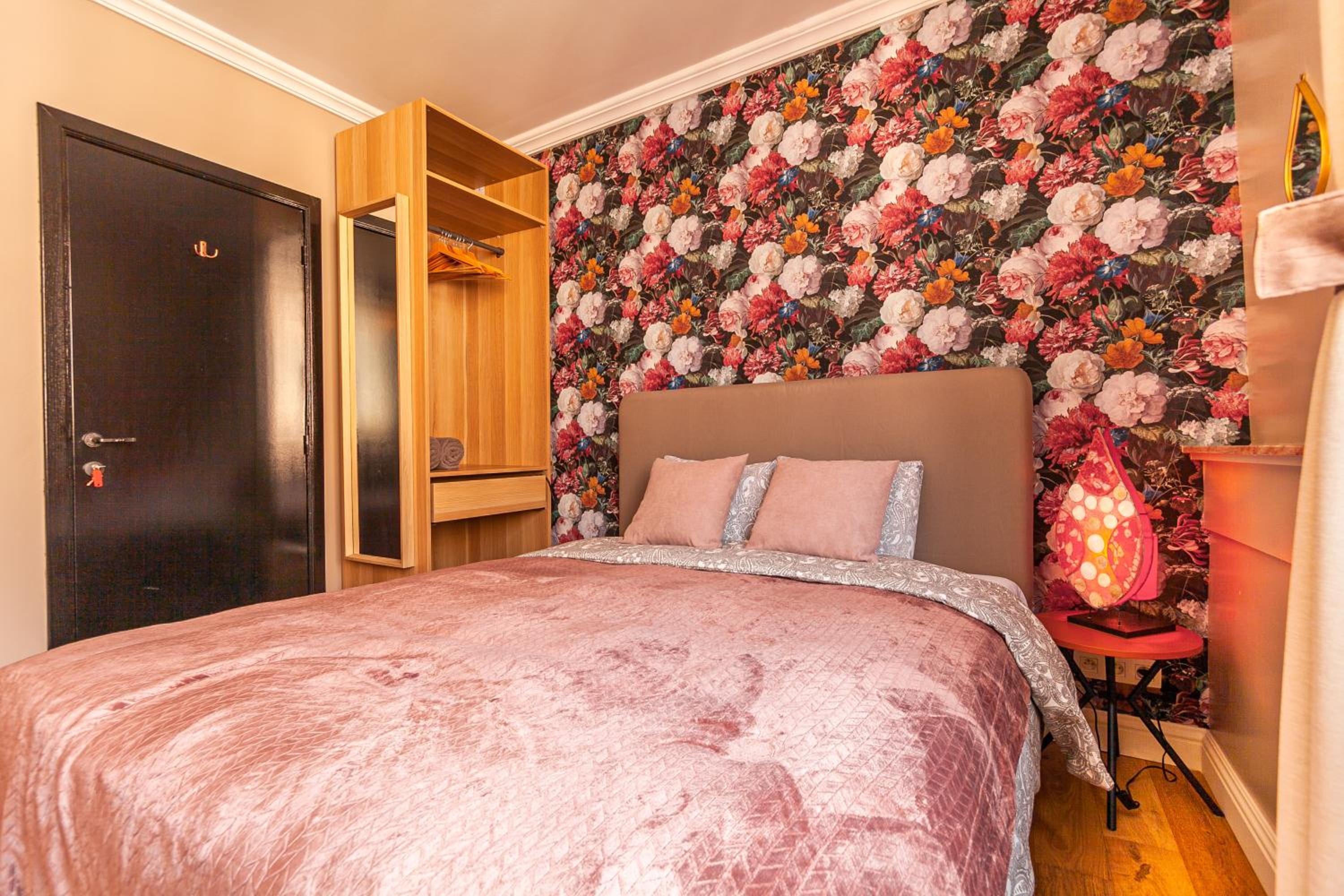 One-Bedroom Apartment - Photo 38
