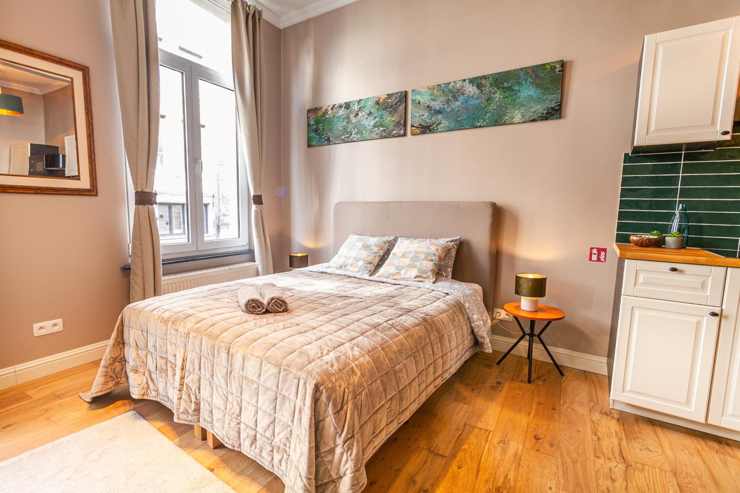 One-Bedroom Apartment - Photo 4