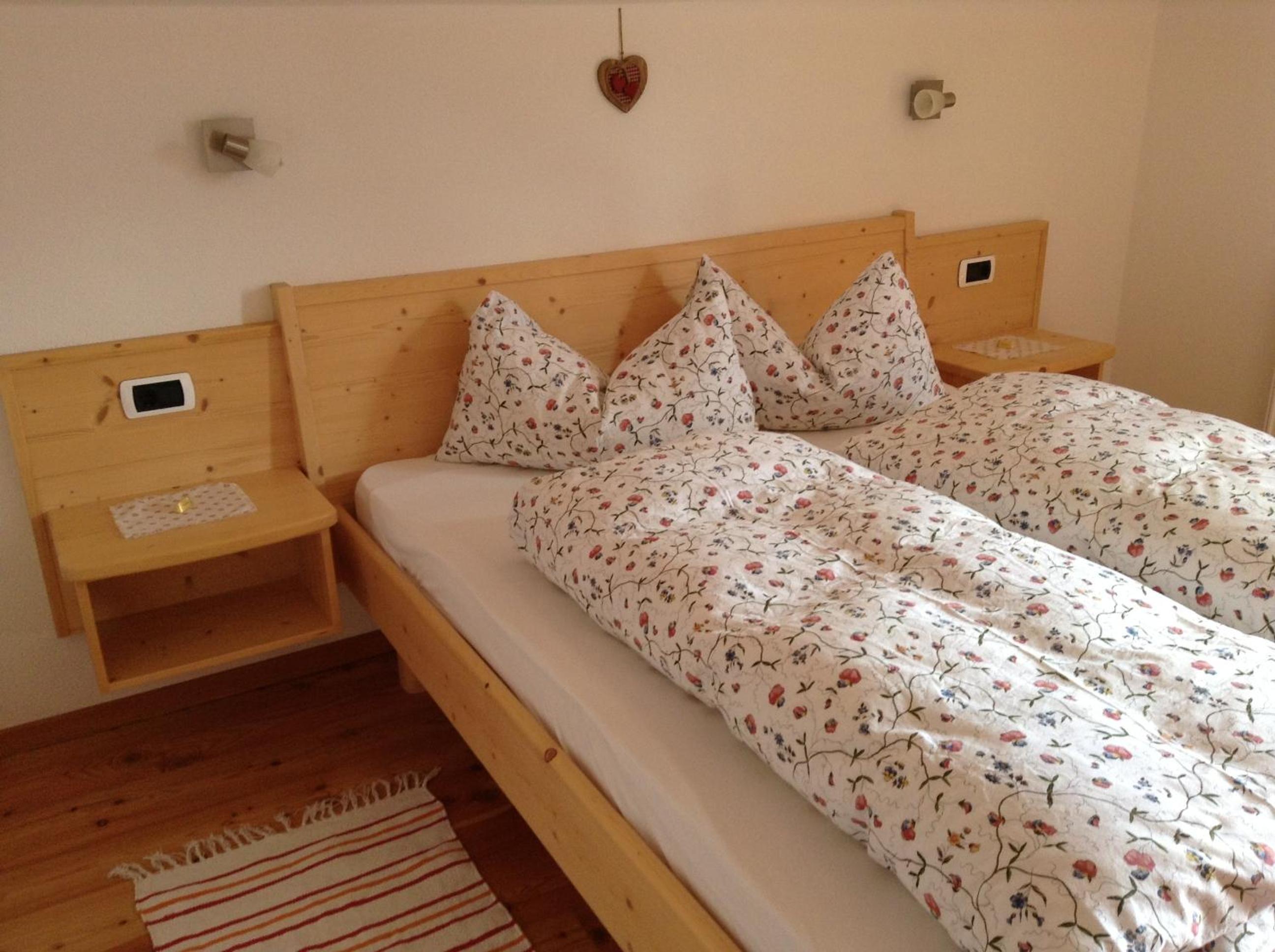 One-Bedroom Apartment with Mountain View photo 1