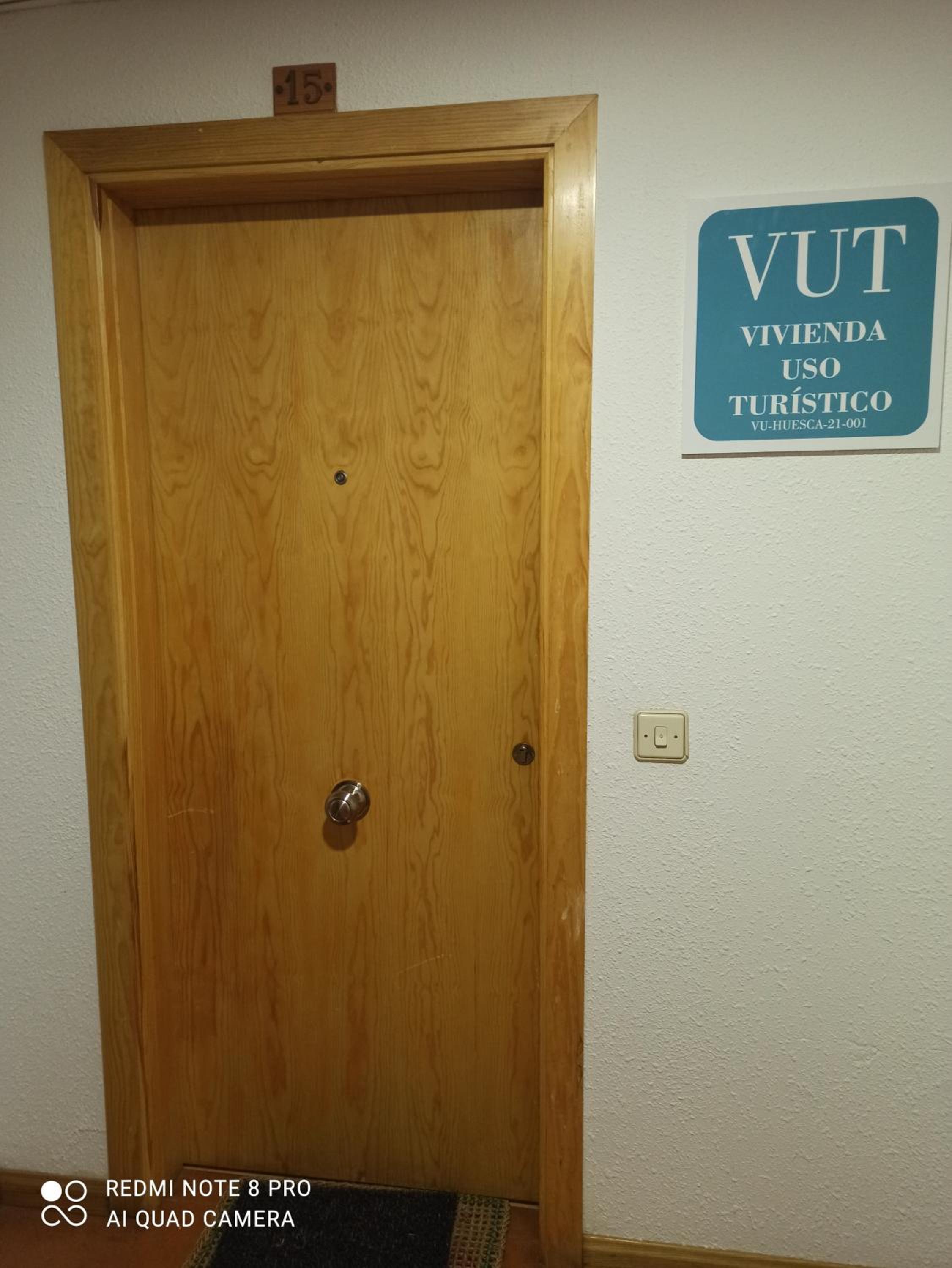 Apartment with Mountain View - Photo 5