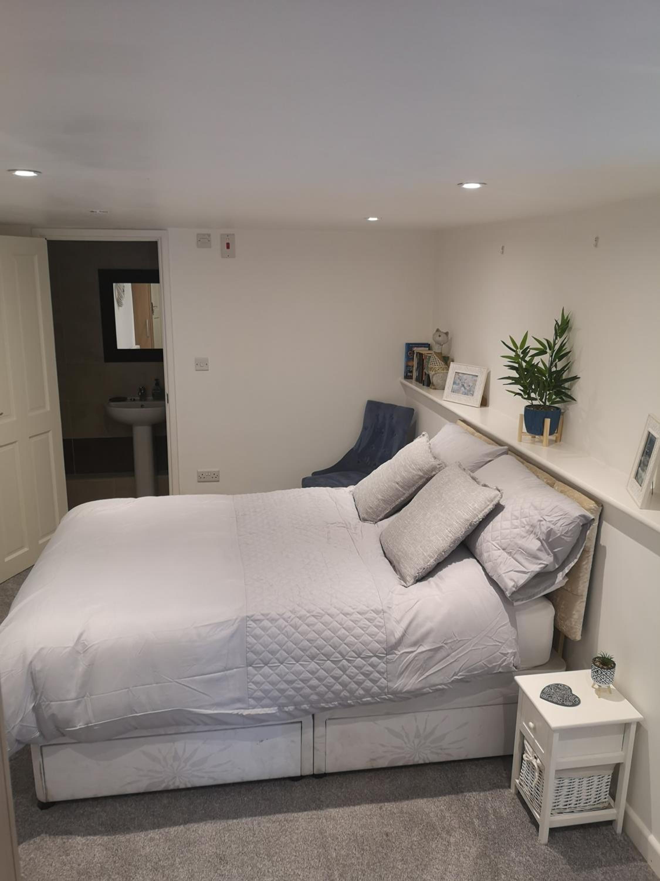 One-Bedroom Apartment - Photo 29