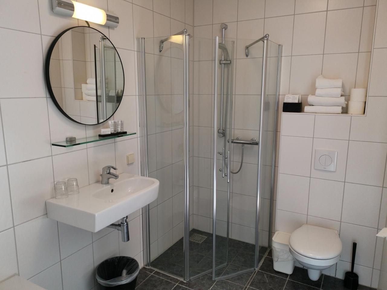Standard de Luxe Room with a Waterview (Pets not allowed) photo 3