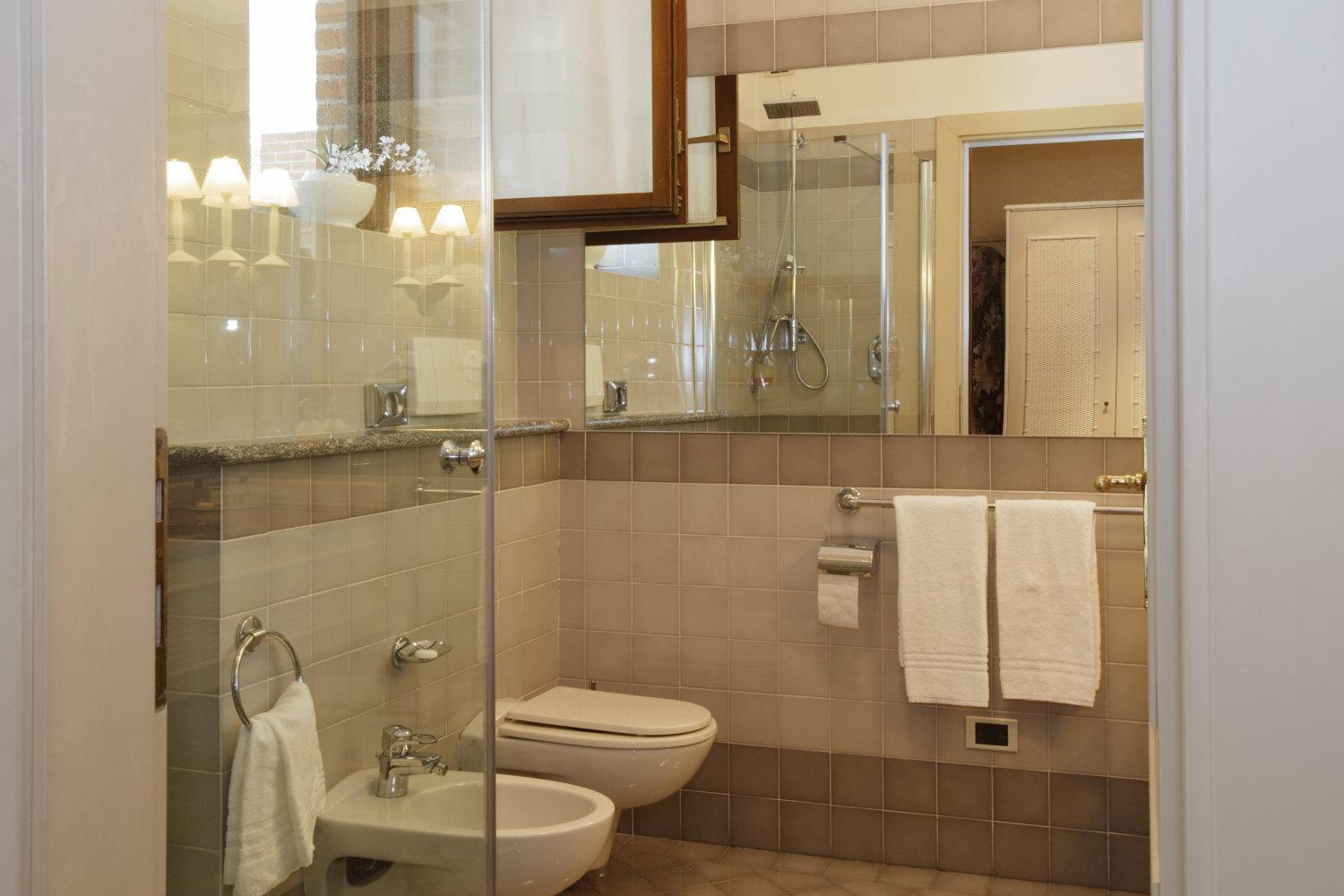 Standard Double or Twin Room photo 2