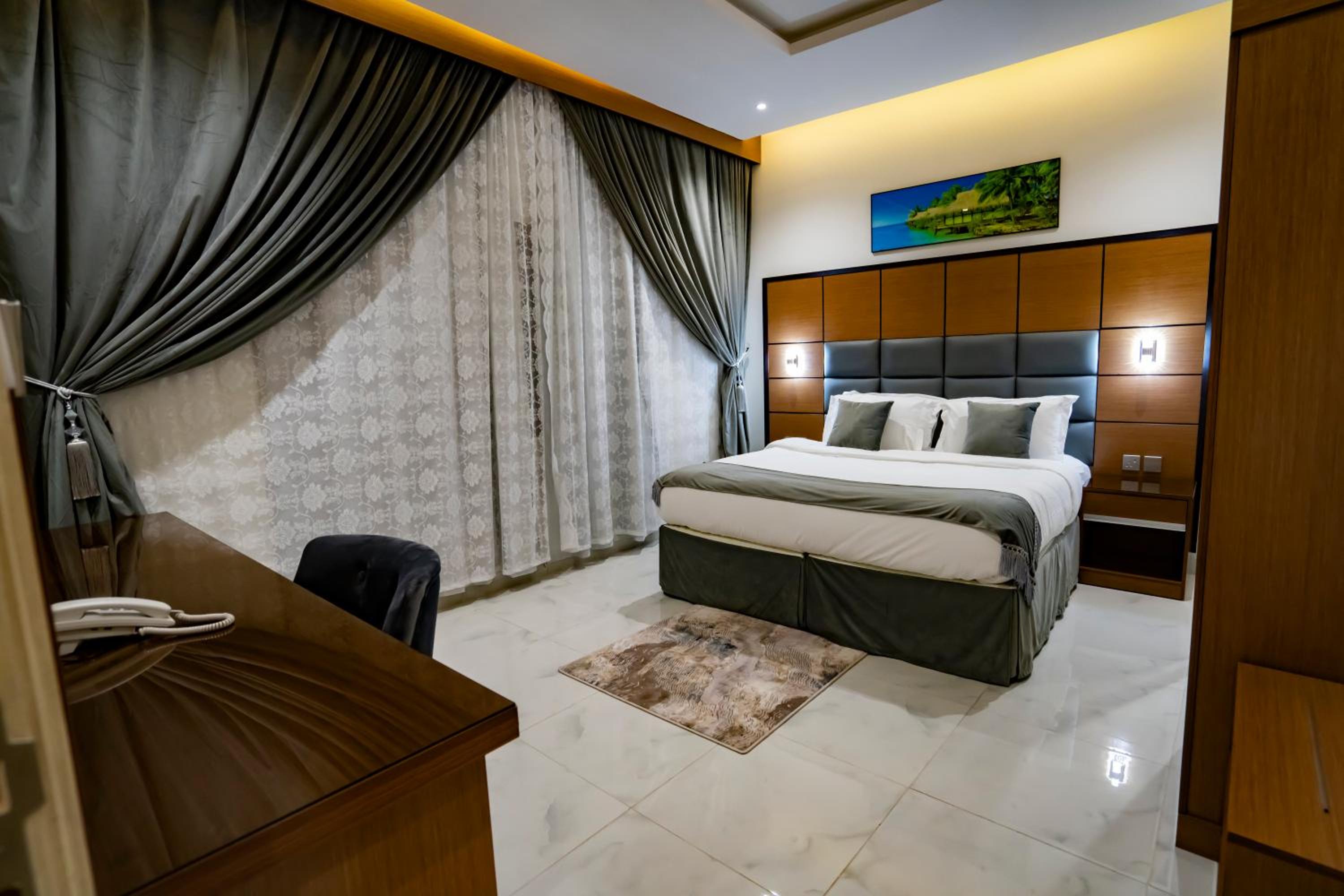 One-Bedroom Suite