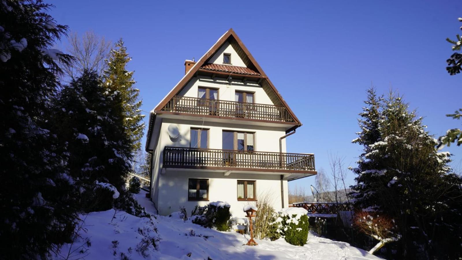Three-Bedroom House photo 1