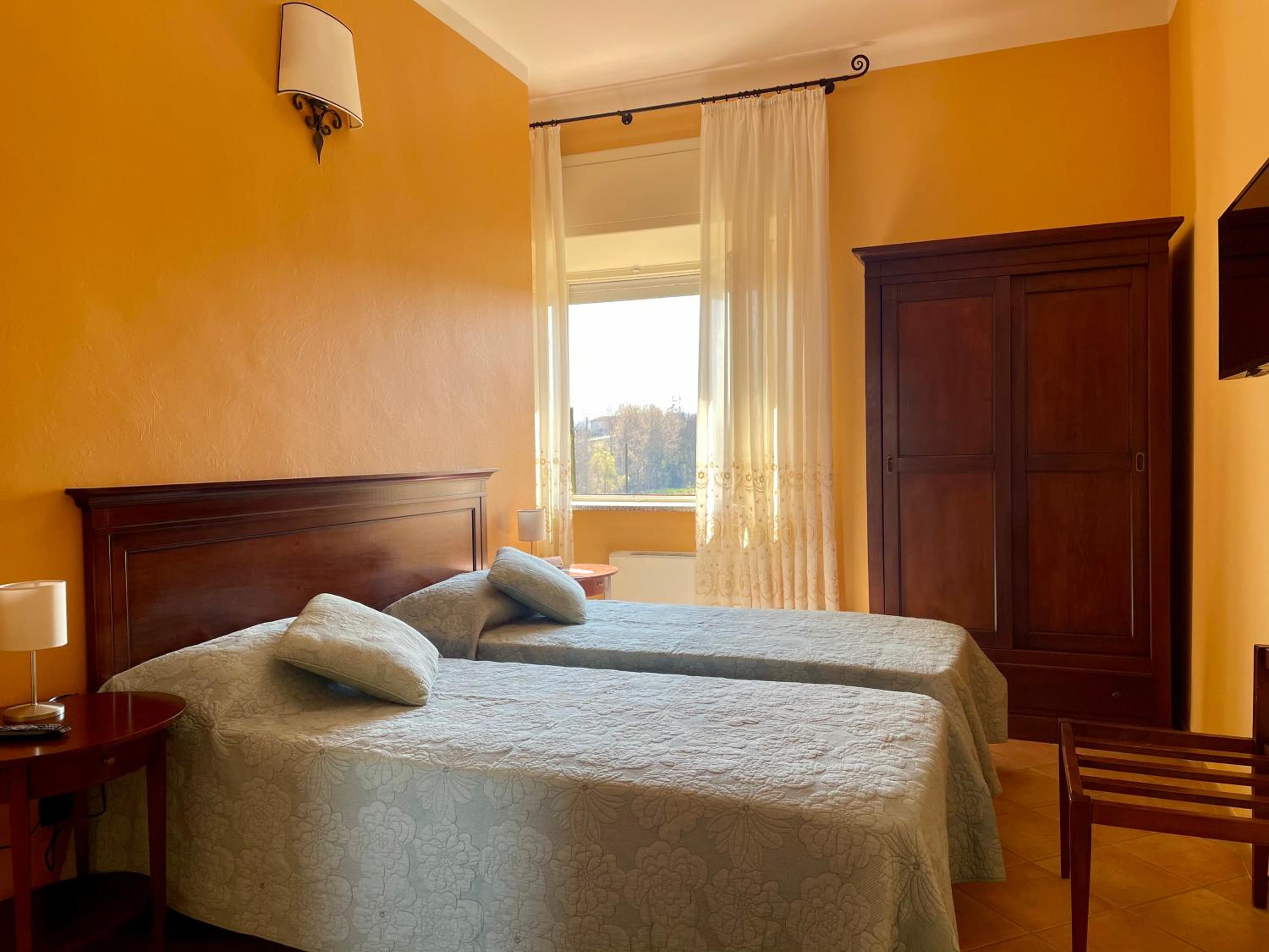 Double or Twin Room - Photo 1