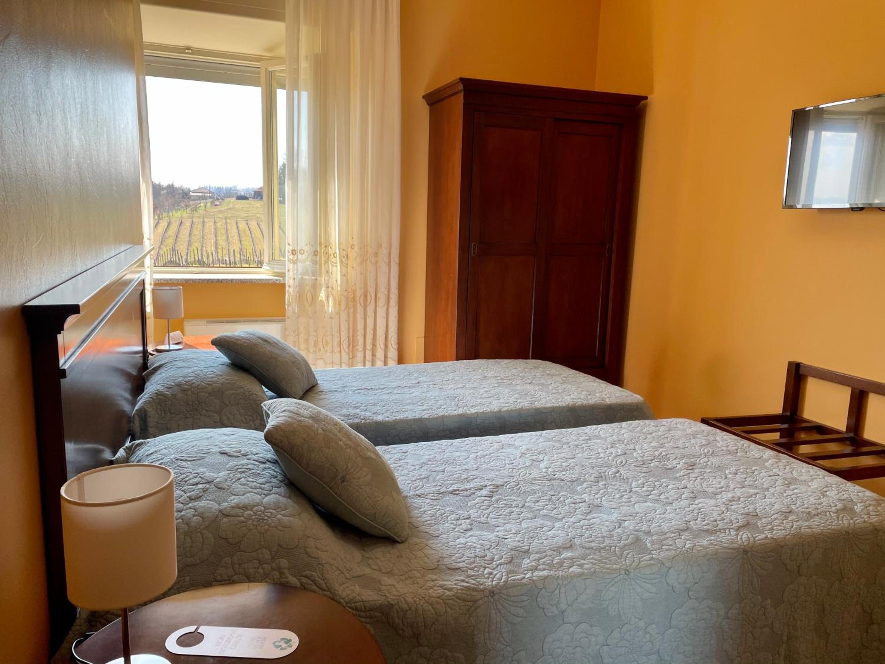 Double or Twin Room - Photo 3