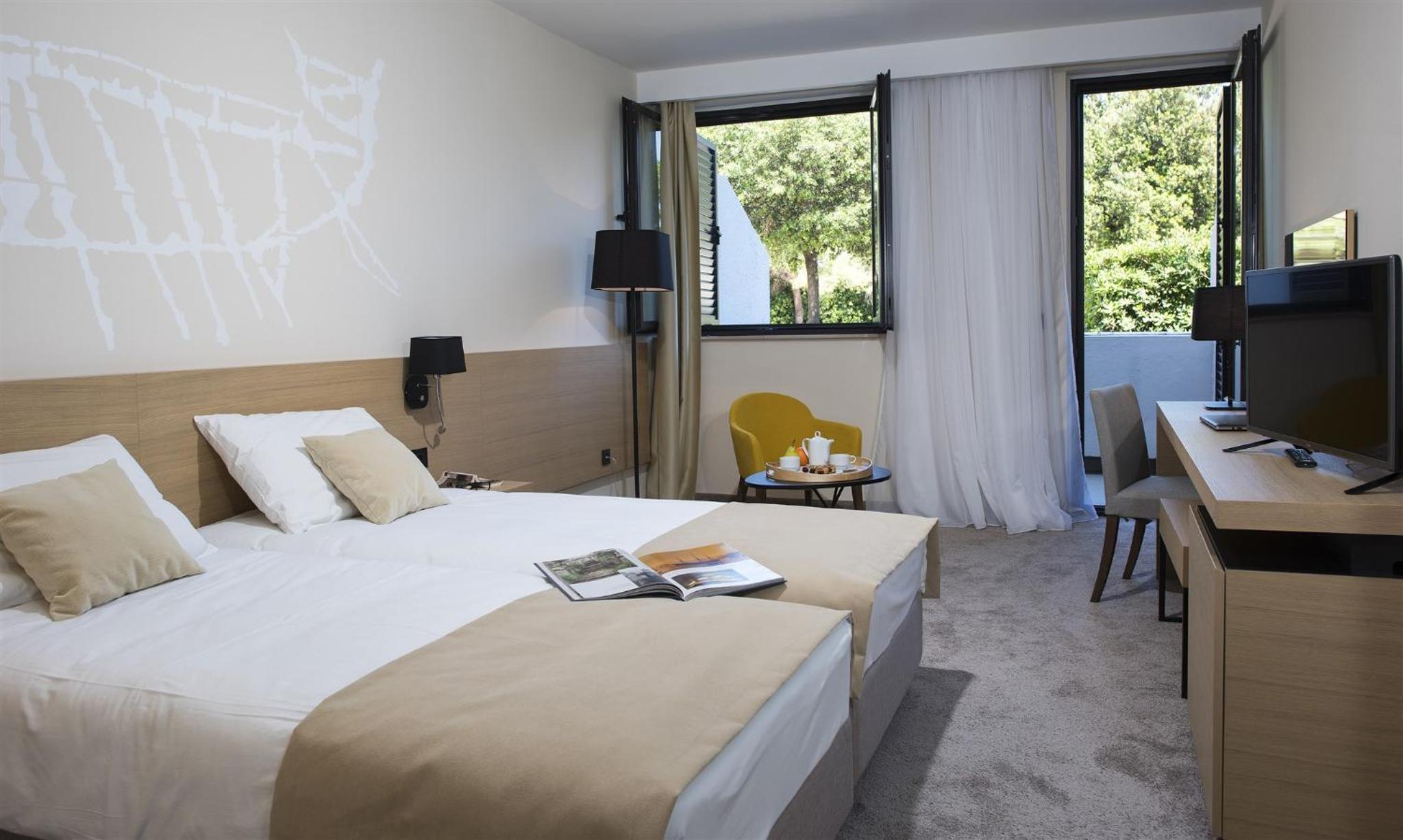 Comfort Double Room with Balcony - Photo 3