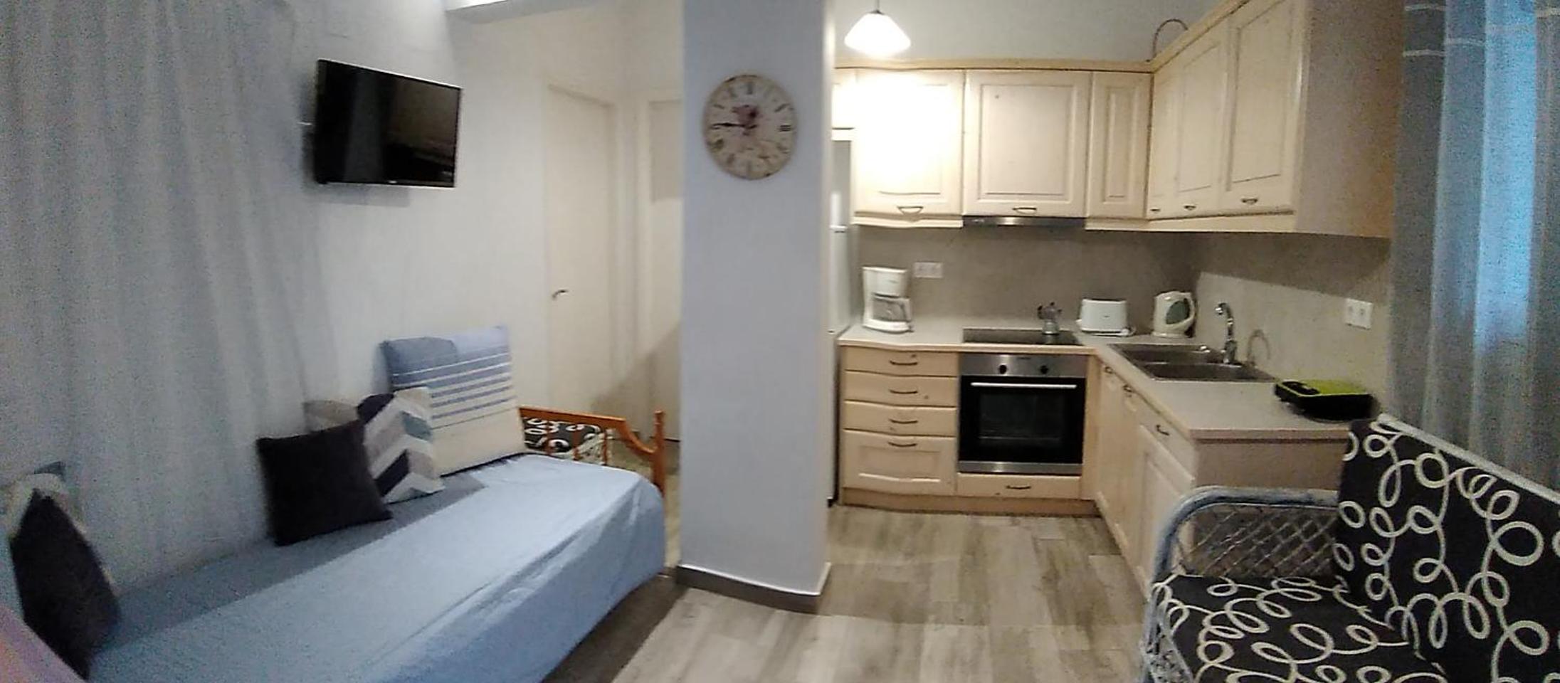 One-Bedroom House - Photo 26