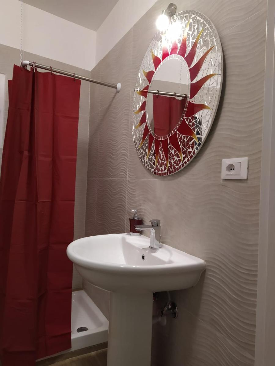 Double Room - Photo 6