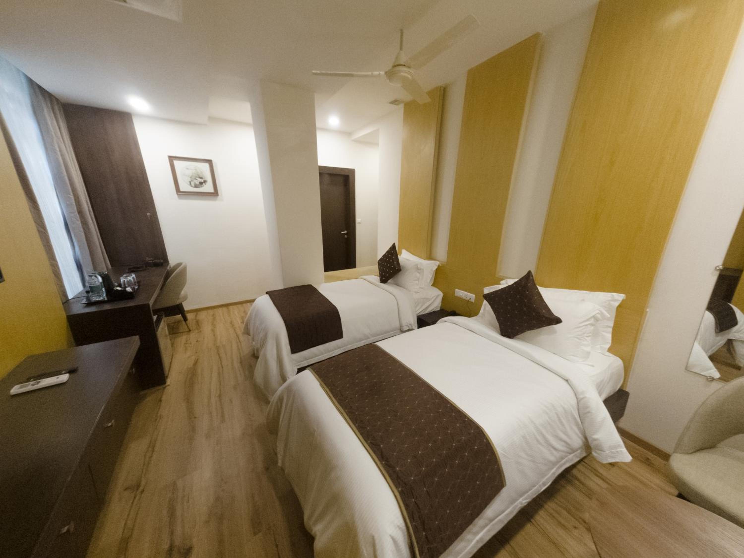 Deluxe Queen Room - Photo 3