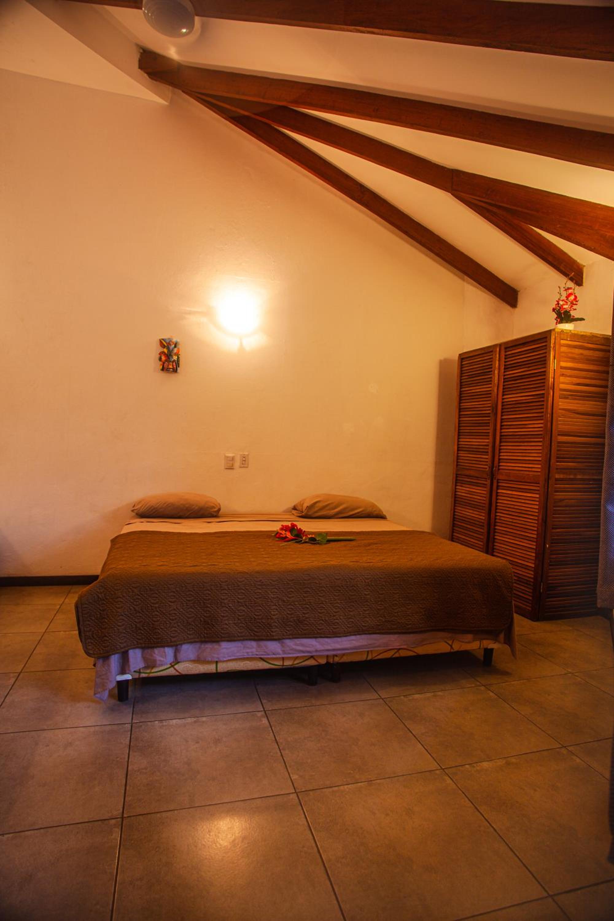 Family Room with Private Bathroom photo 1