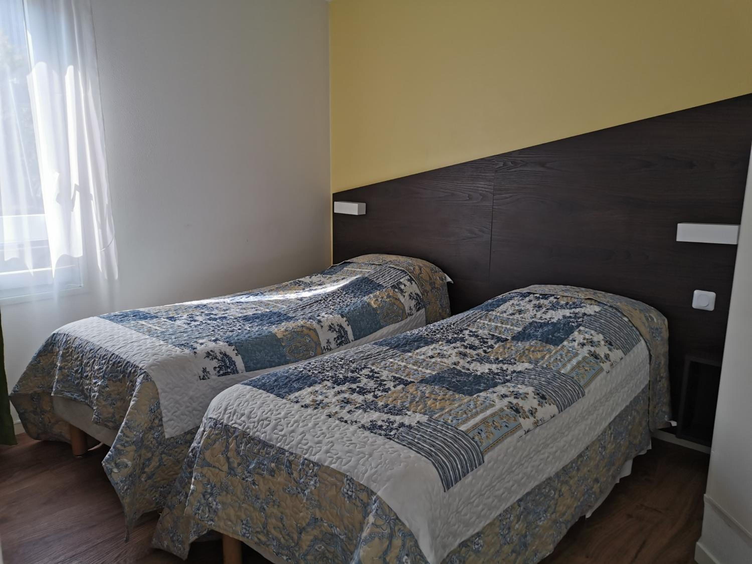 Twin Room - Photo 5