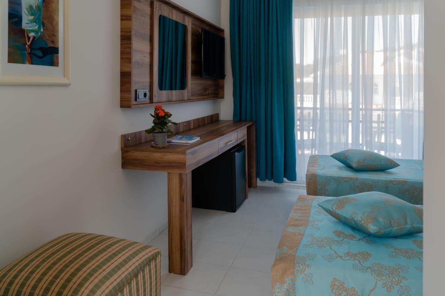 Standard Double Room - Photo 13