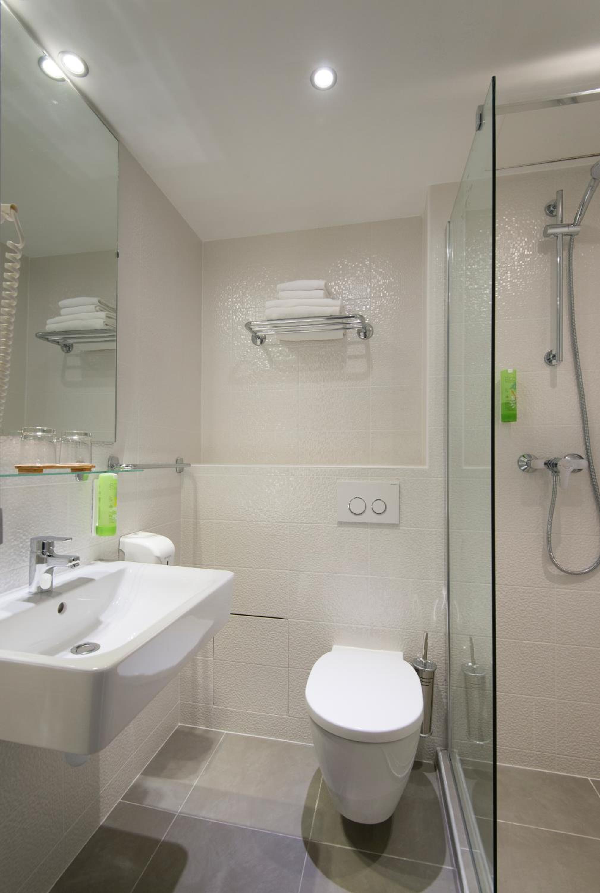Double Room - Photo 7