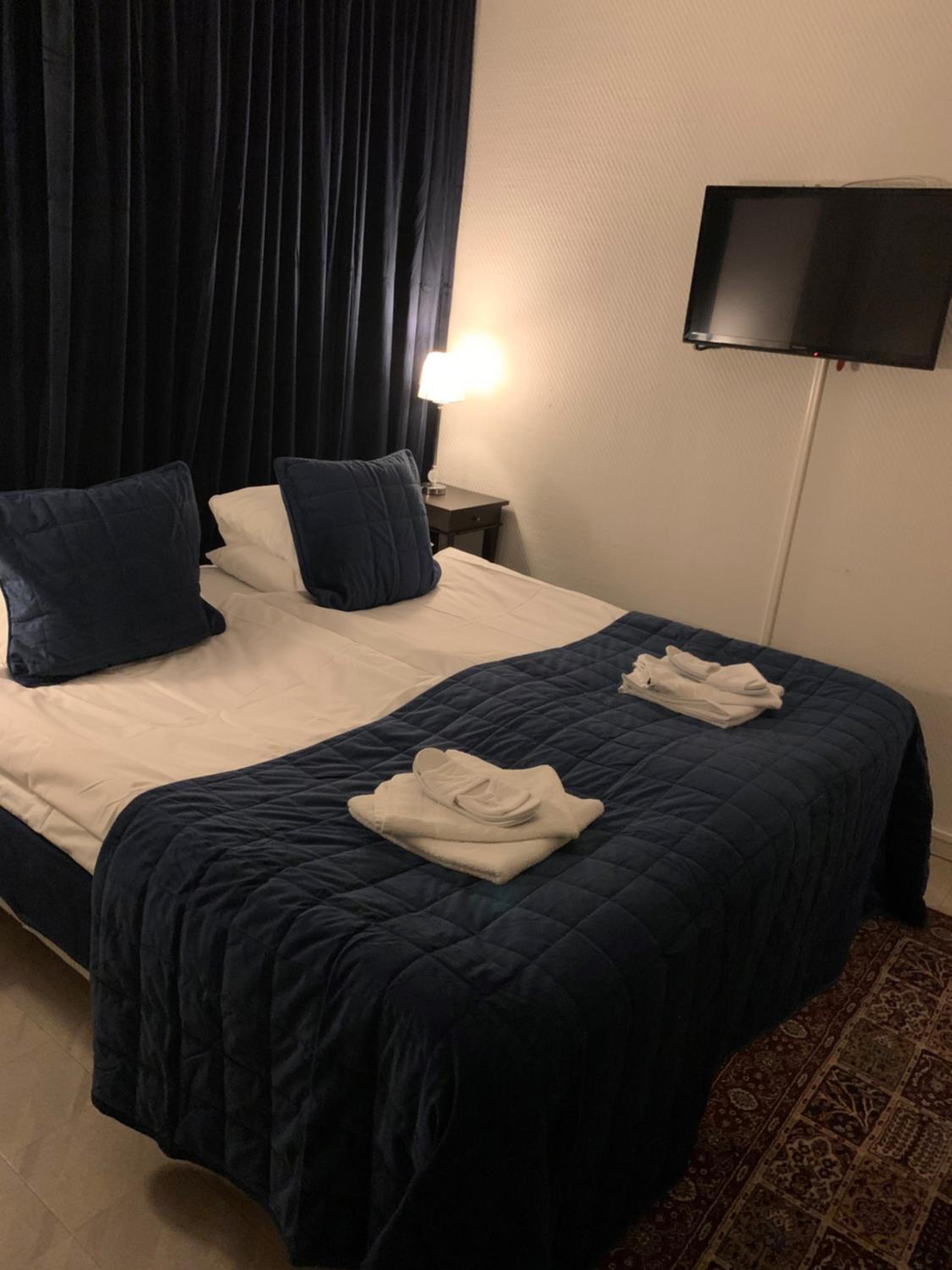 Double Room with Private Bathroom - Photo 4