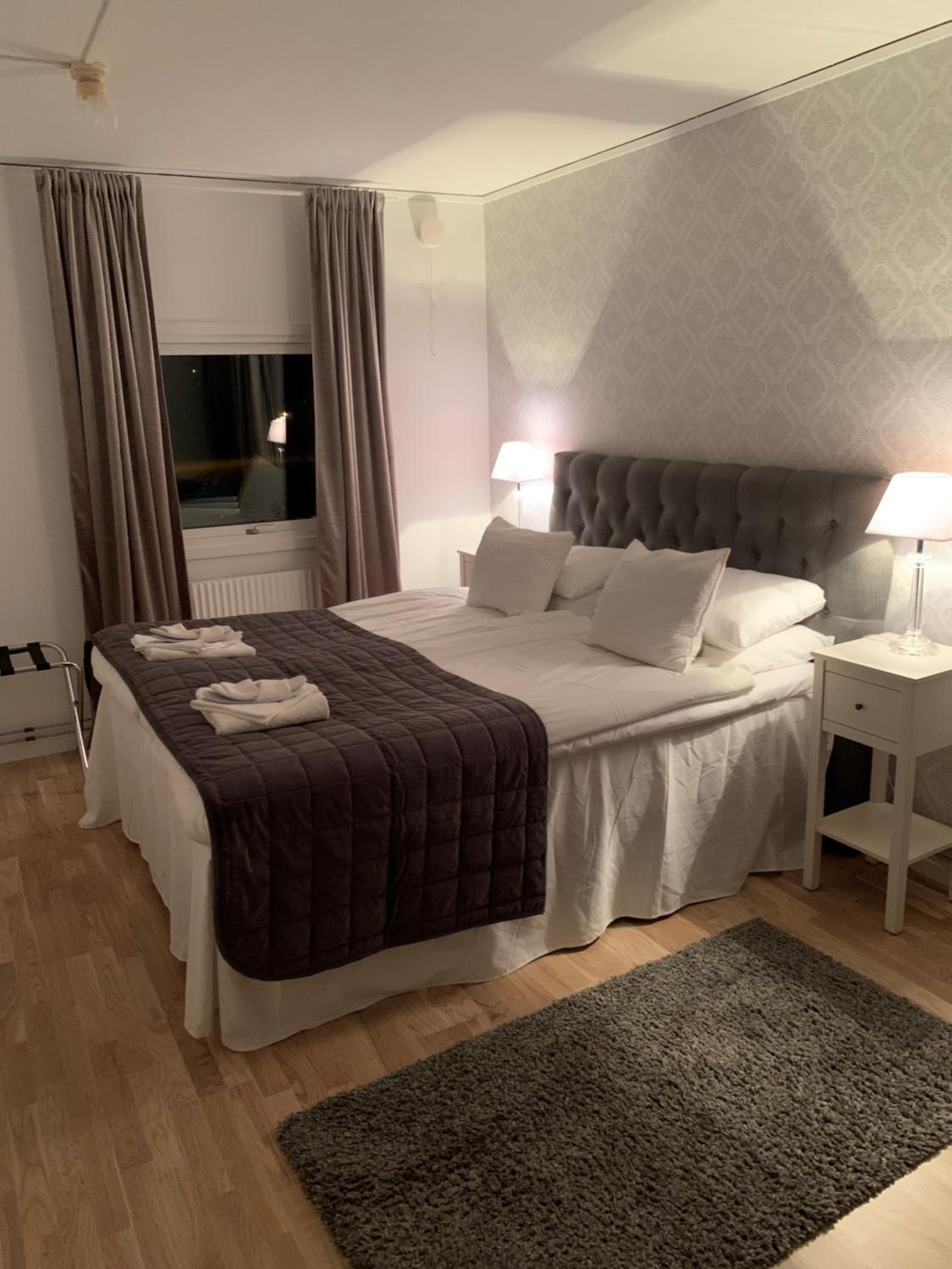 Large Double Room