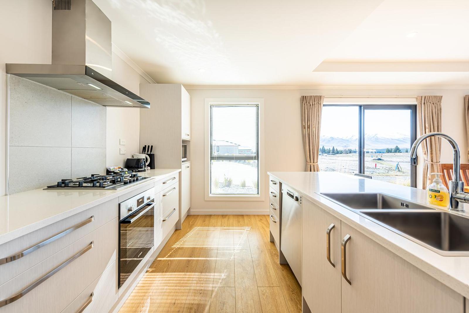 Three-Bedroom House - Photo 4