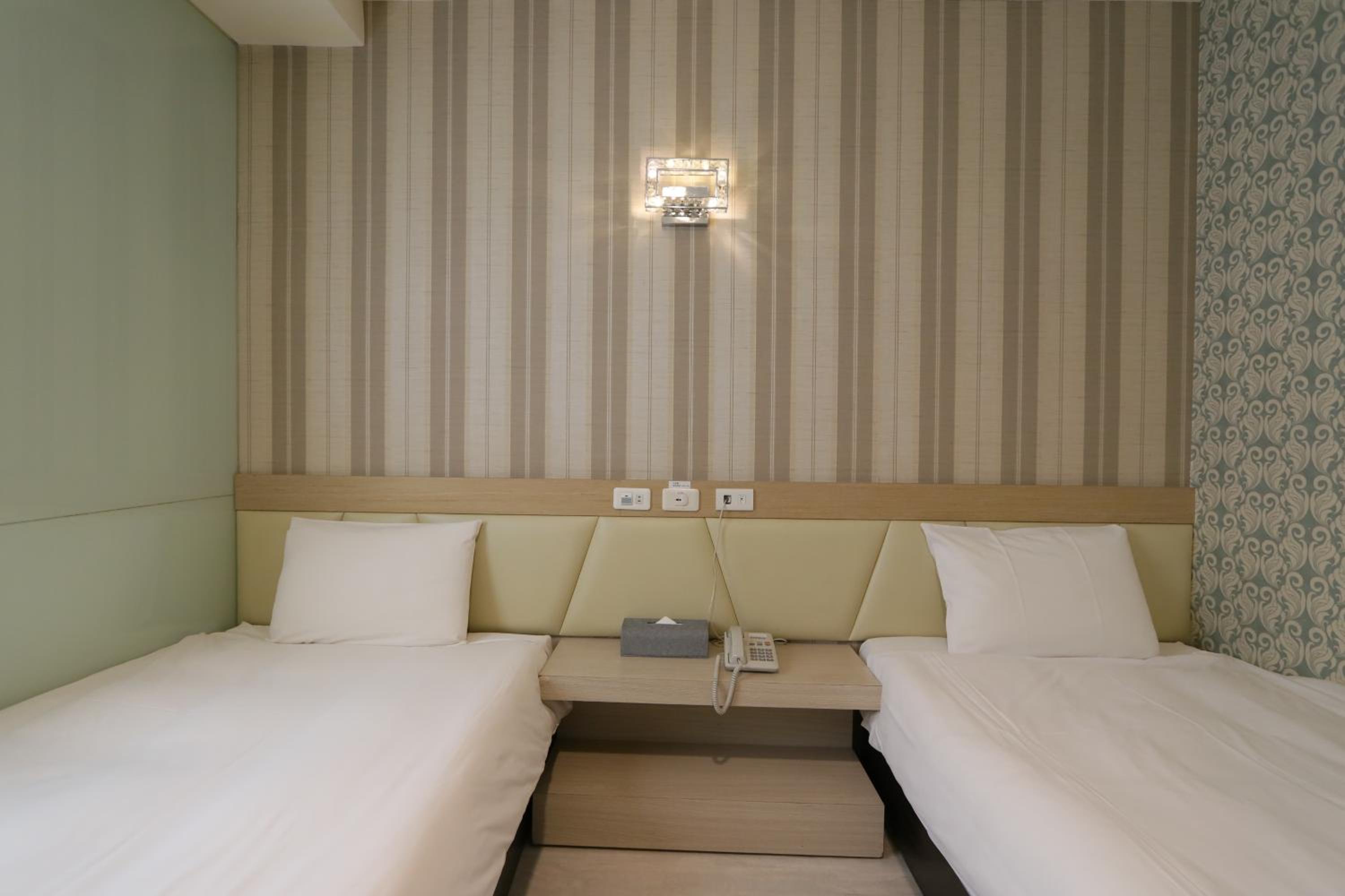 Standard Twin Room photo 2