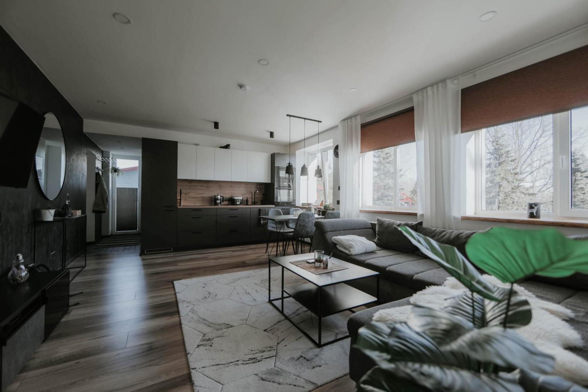 One-Bedroom Apartment - Photo 1