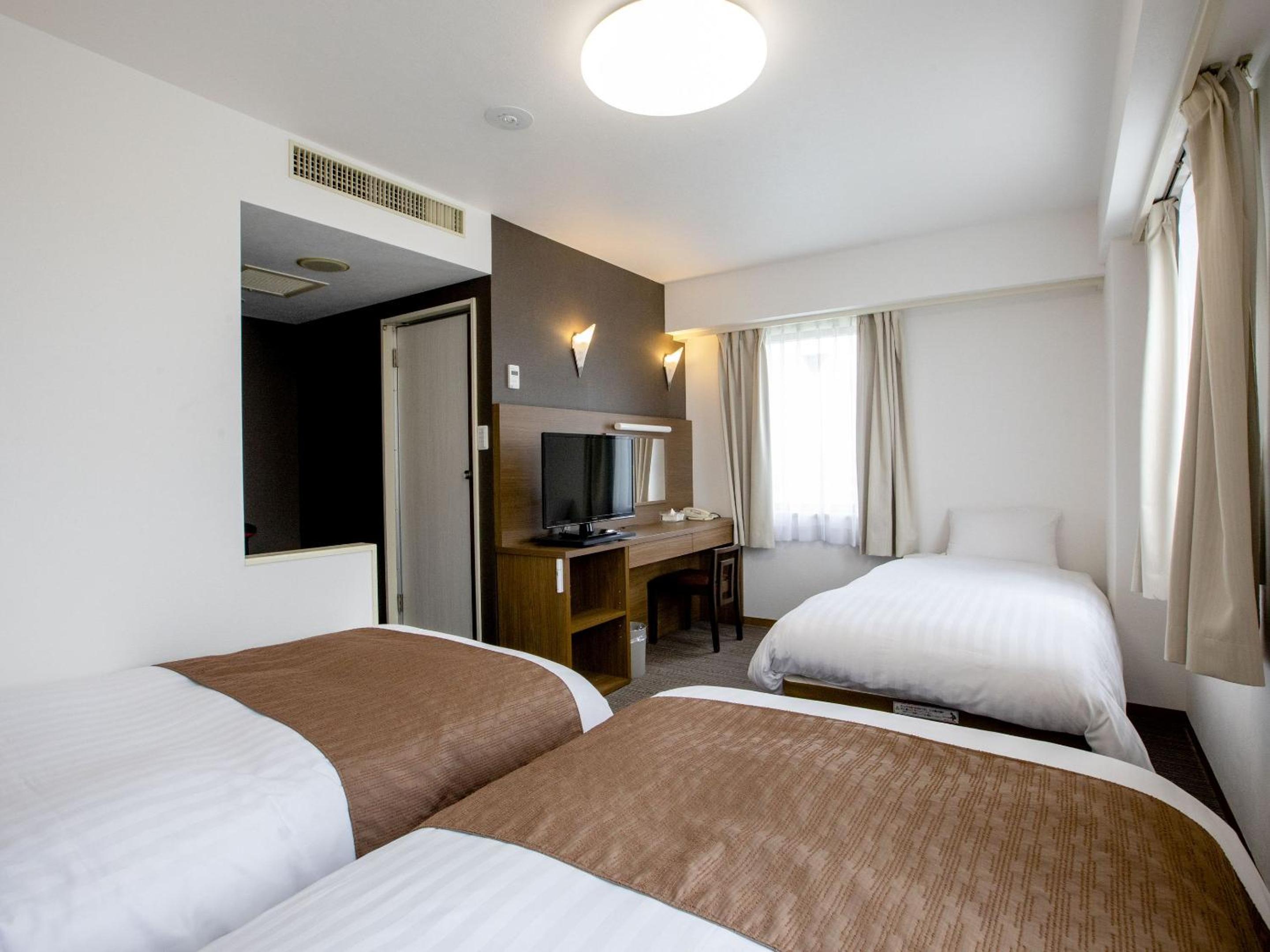 Triple Room - Photo 6
