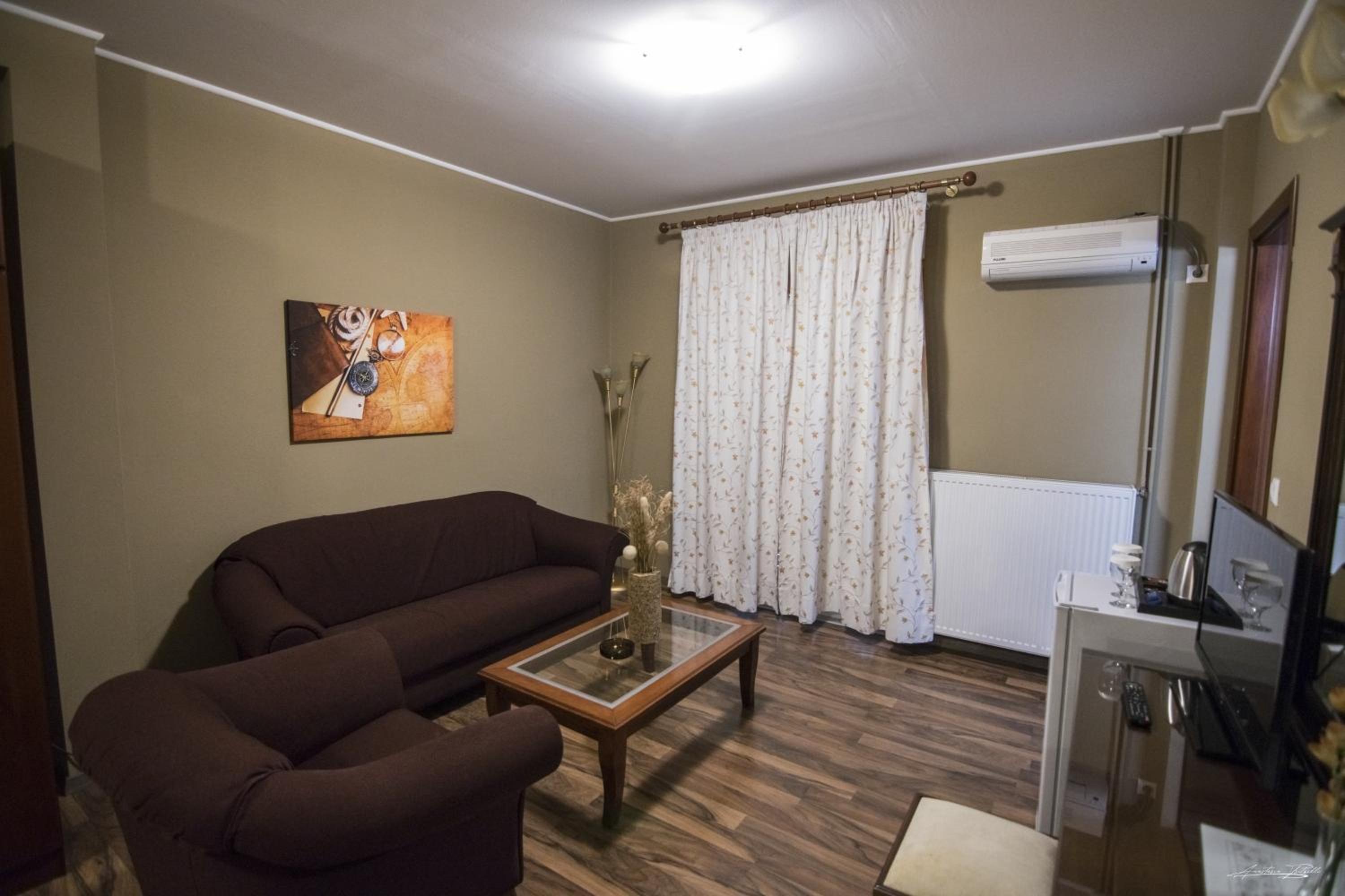 Deluxe Suite - Photo 9