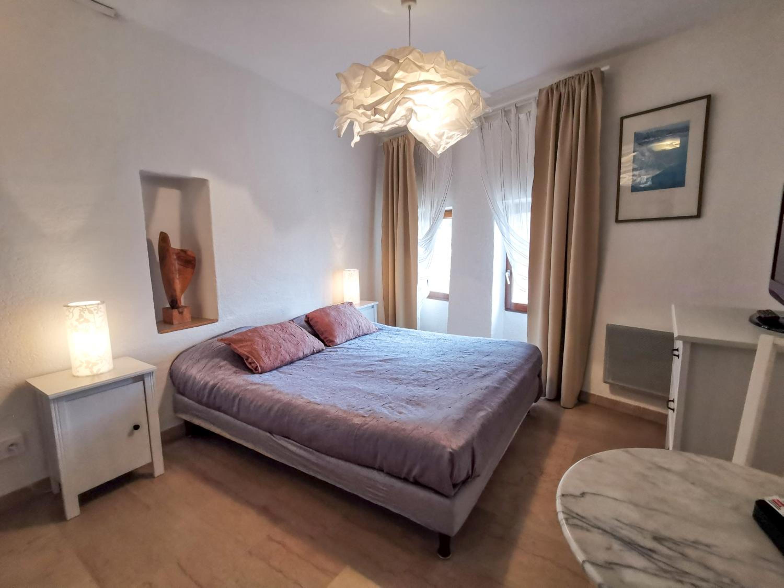 Standard Double Room - Photo 8