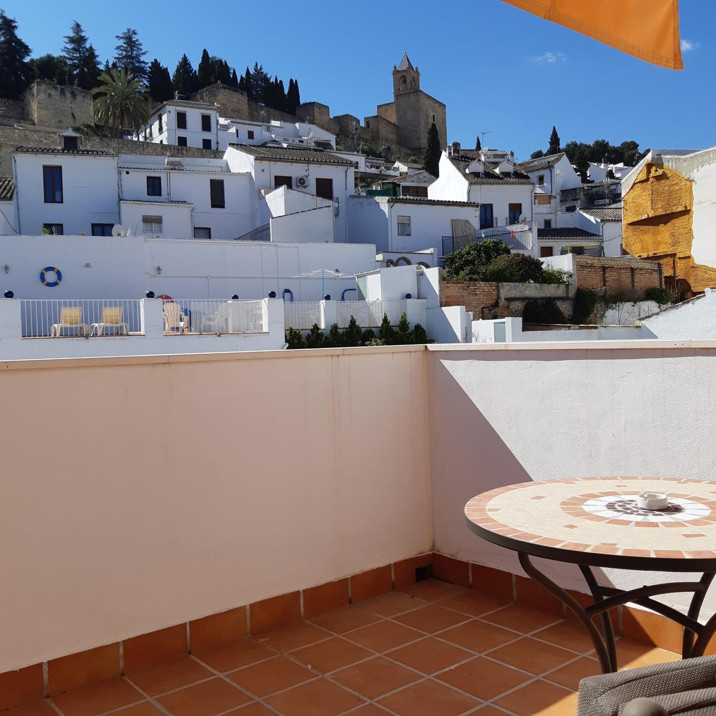 Deluxe Double Room with Castle View - Photo 16